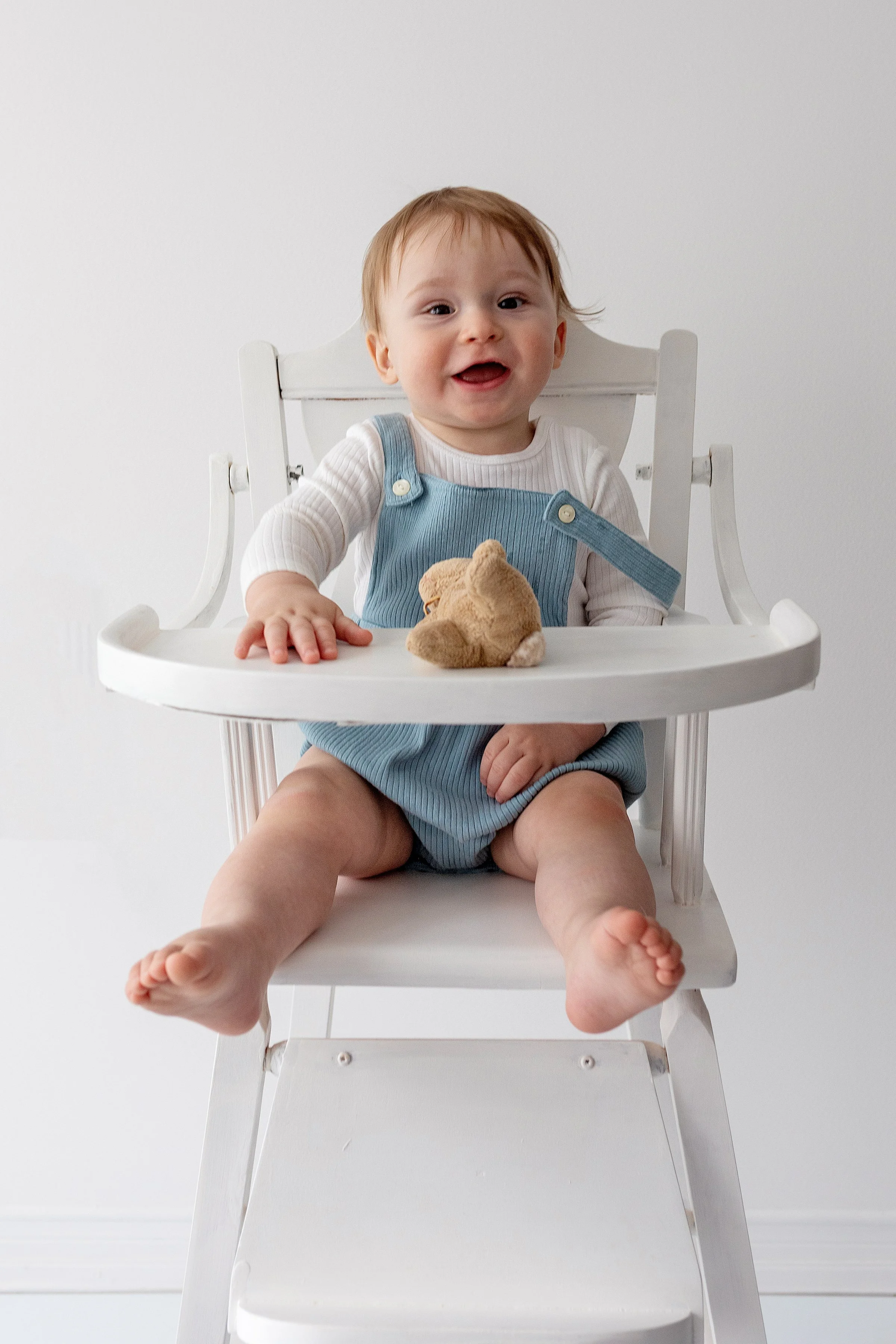cake smash photography Oshawa baby first birthday session
