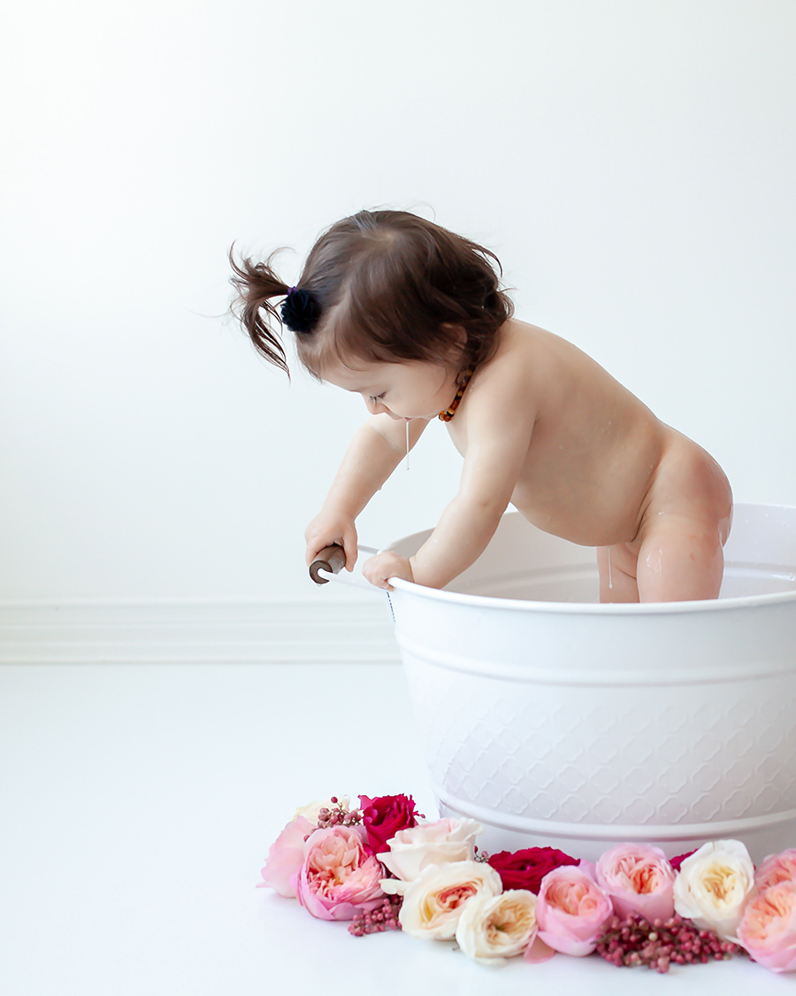 Baby_Milk_Bath_Bowmanville_Whitby_Durham_Region_Petra_King_Photography