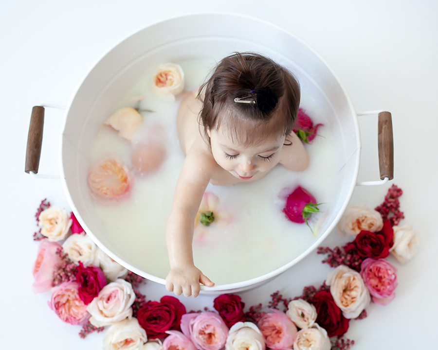 Baby_Milk_Bath_Floral_Shoot_Bowmanville_Durham_Region_Petra_King_Photography