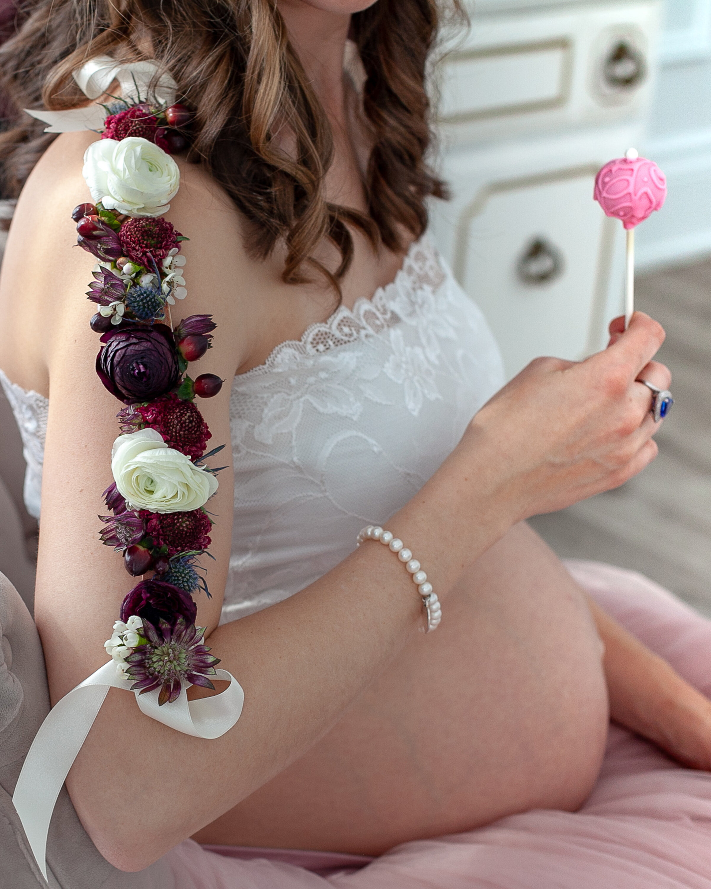 Oshawa_Toronto_Maternity_Photographer_Floral_Arm_Tattoo_Petra_King_Photography