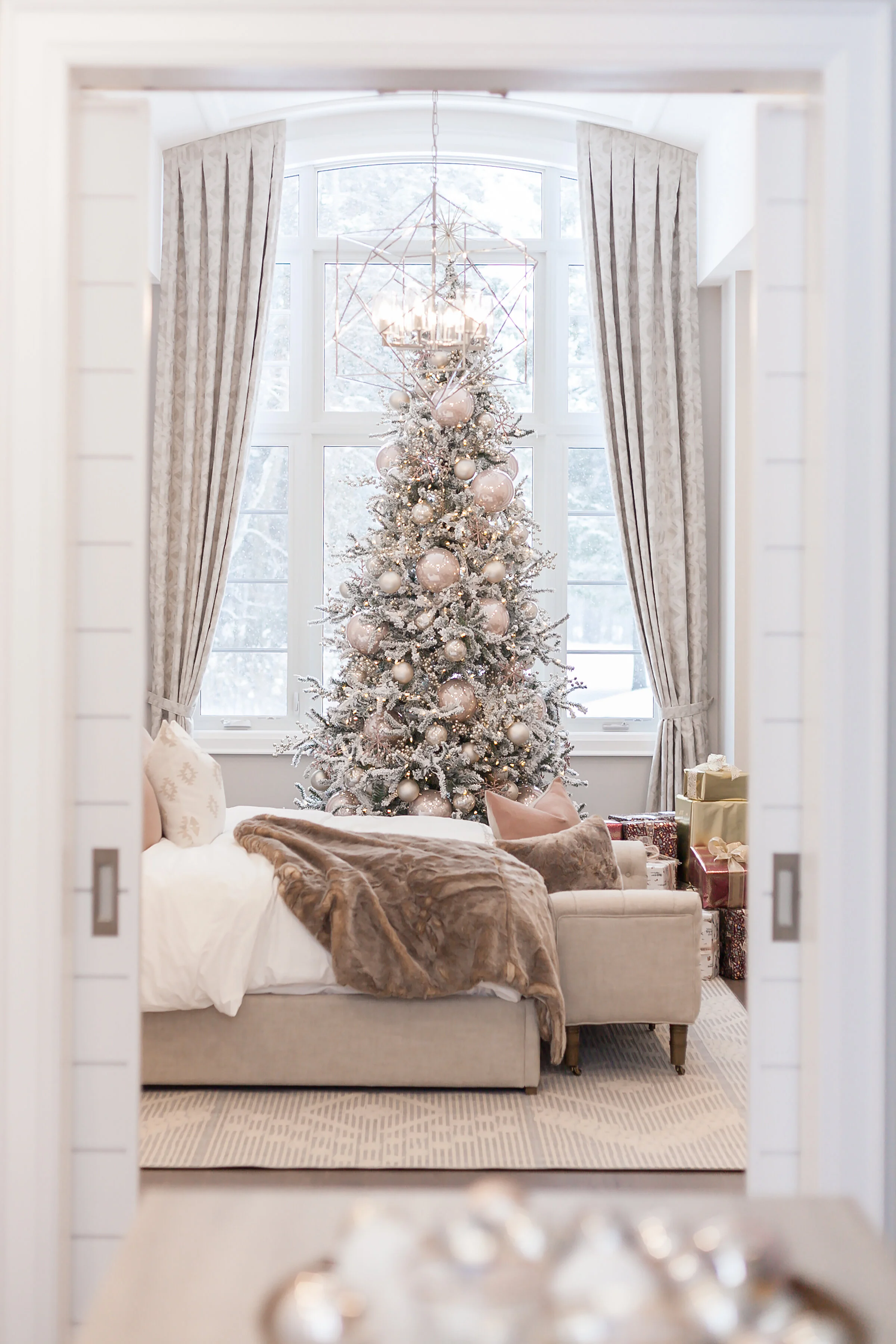 K.Mitchell Design Co: Station Gallery Holiday House 