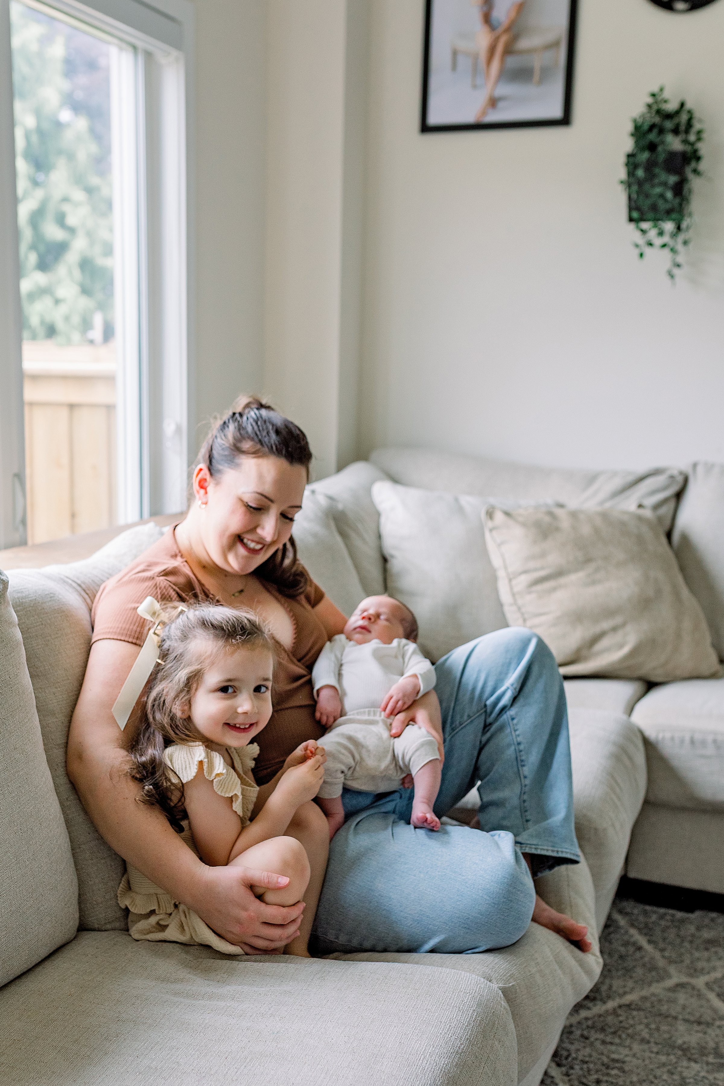 In-home newborn lifestyle photography natural light