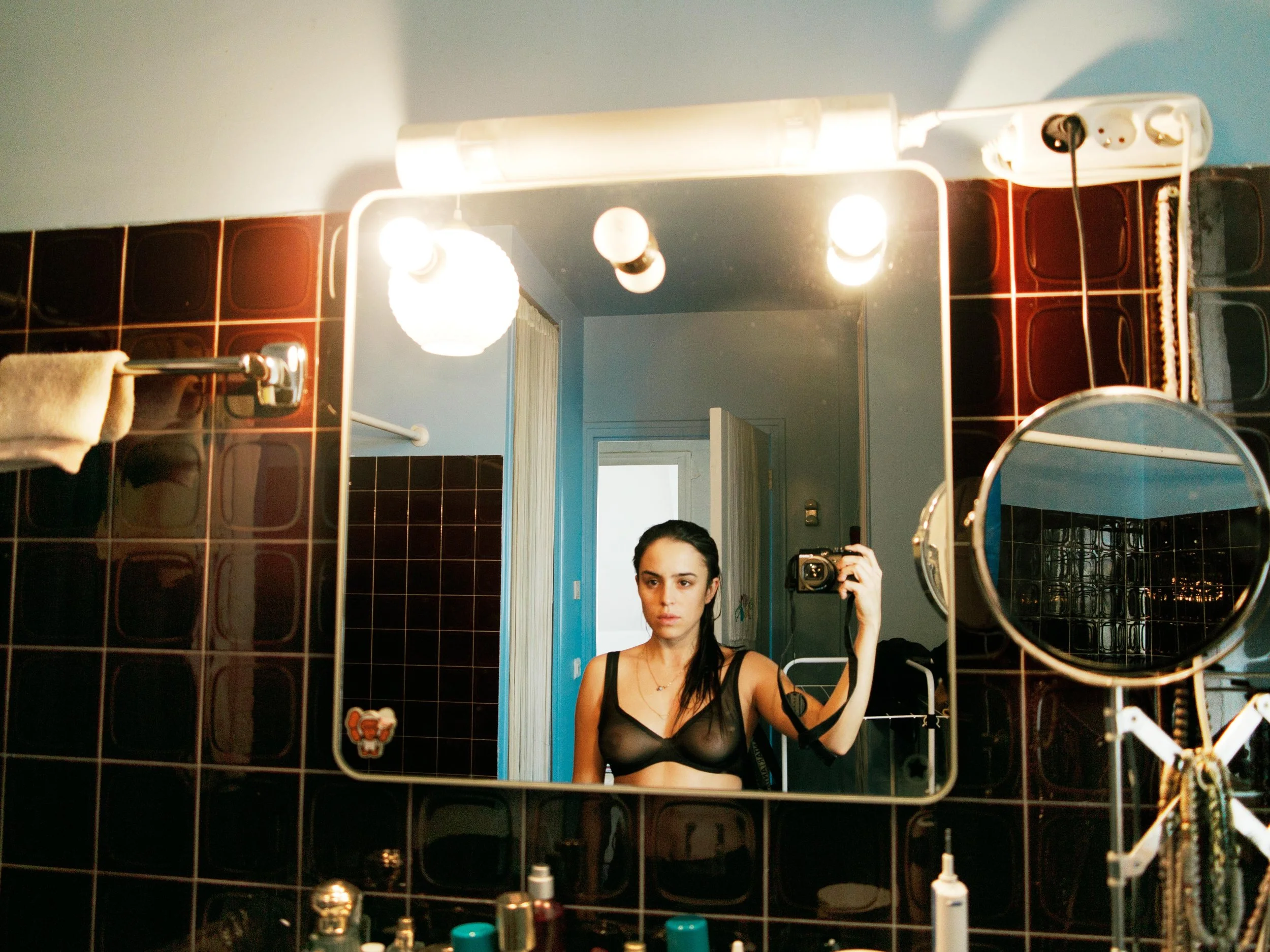 2OB-His mothers mirror.jpg