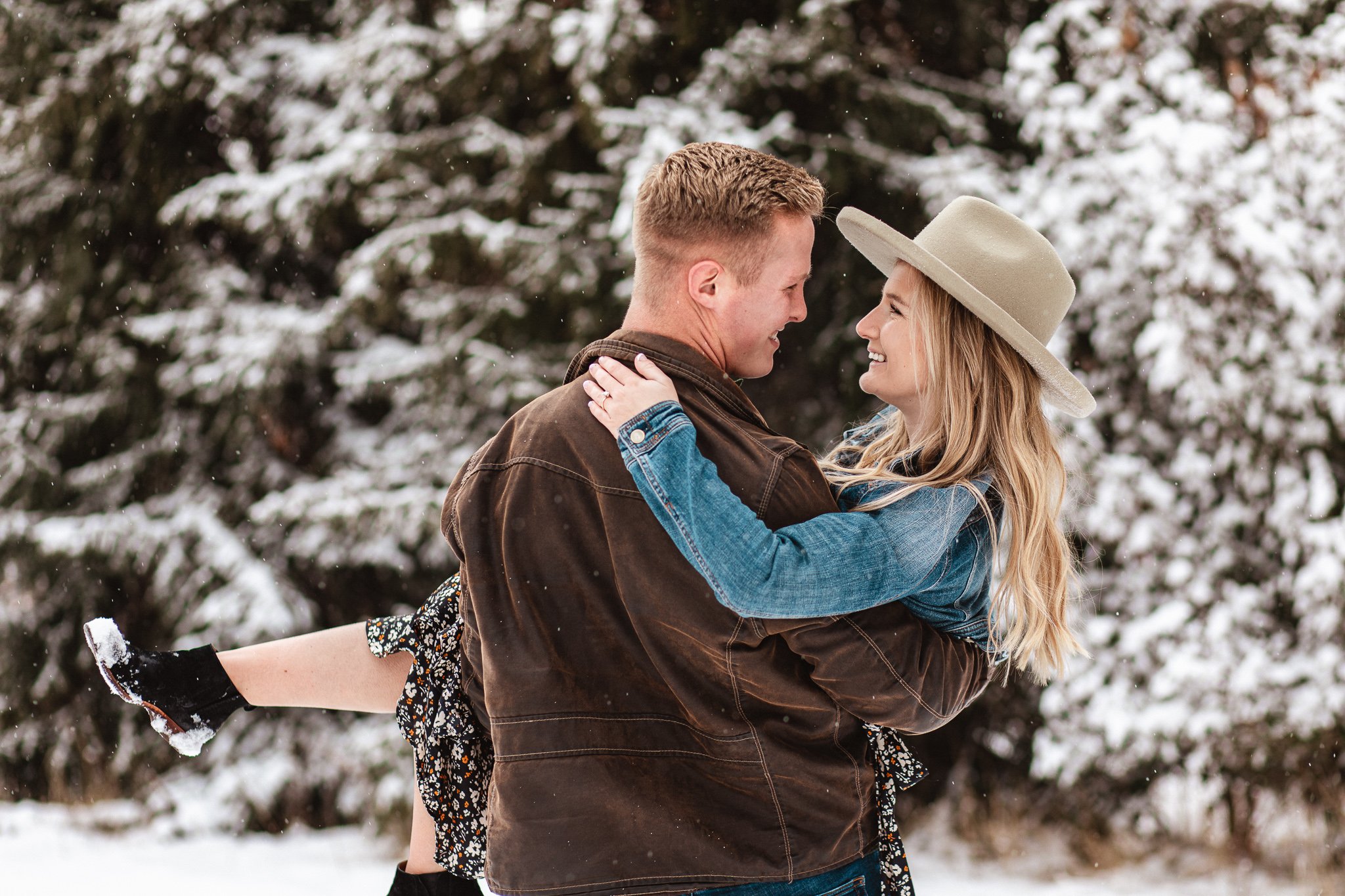 Snowy Engagement Photos-6.jpg