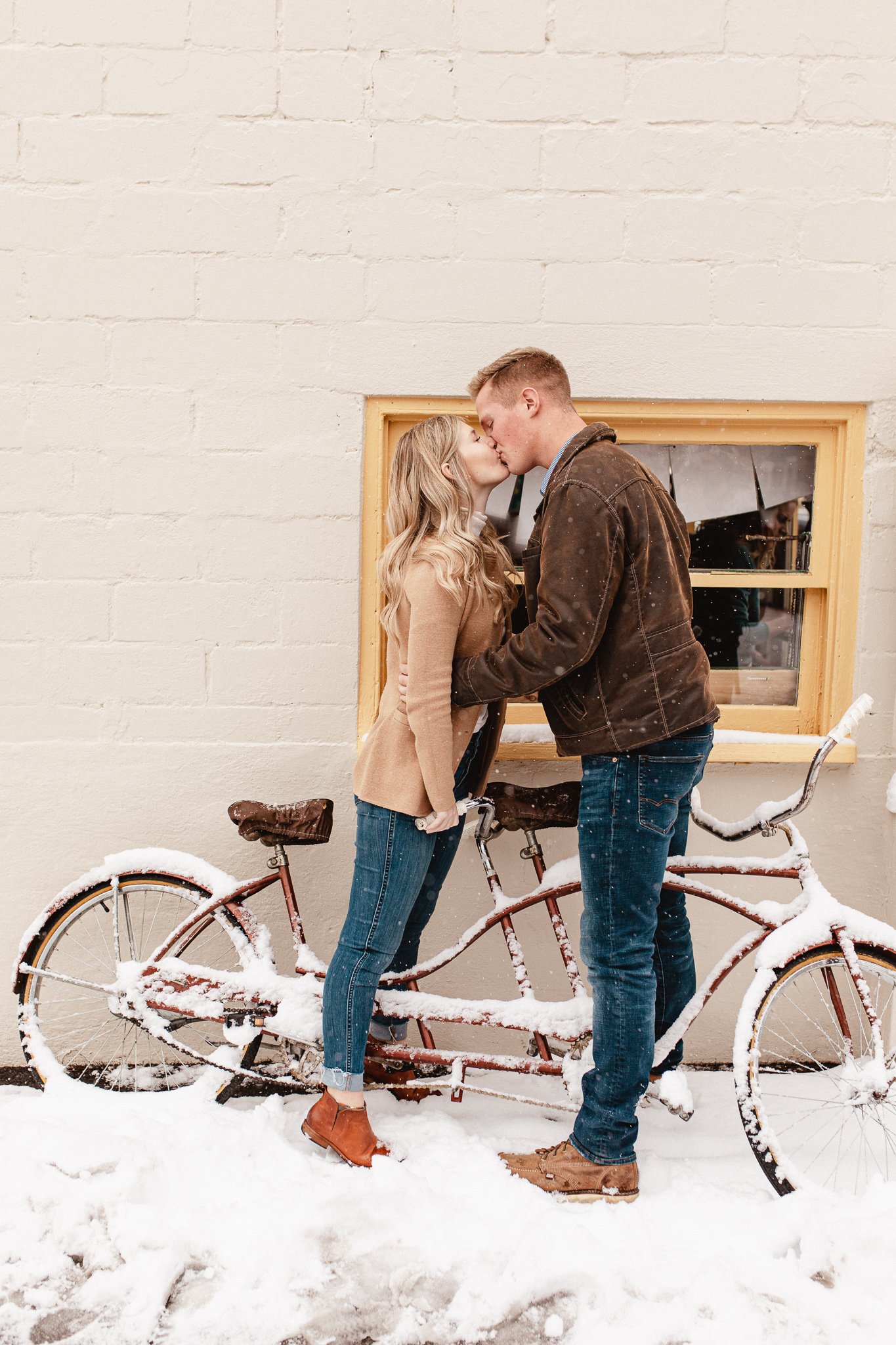 Snowy Engagement Photos-2.jpg