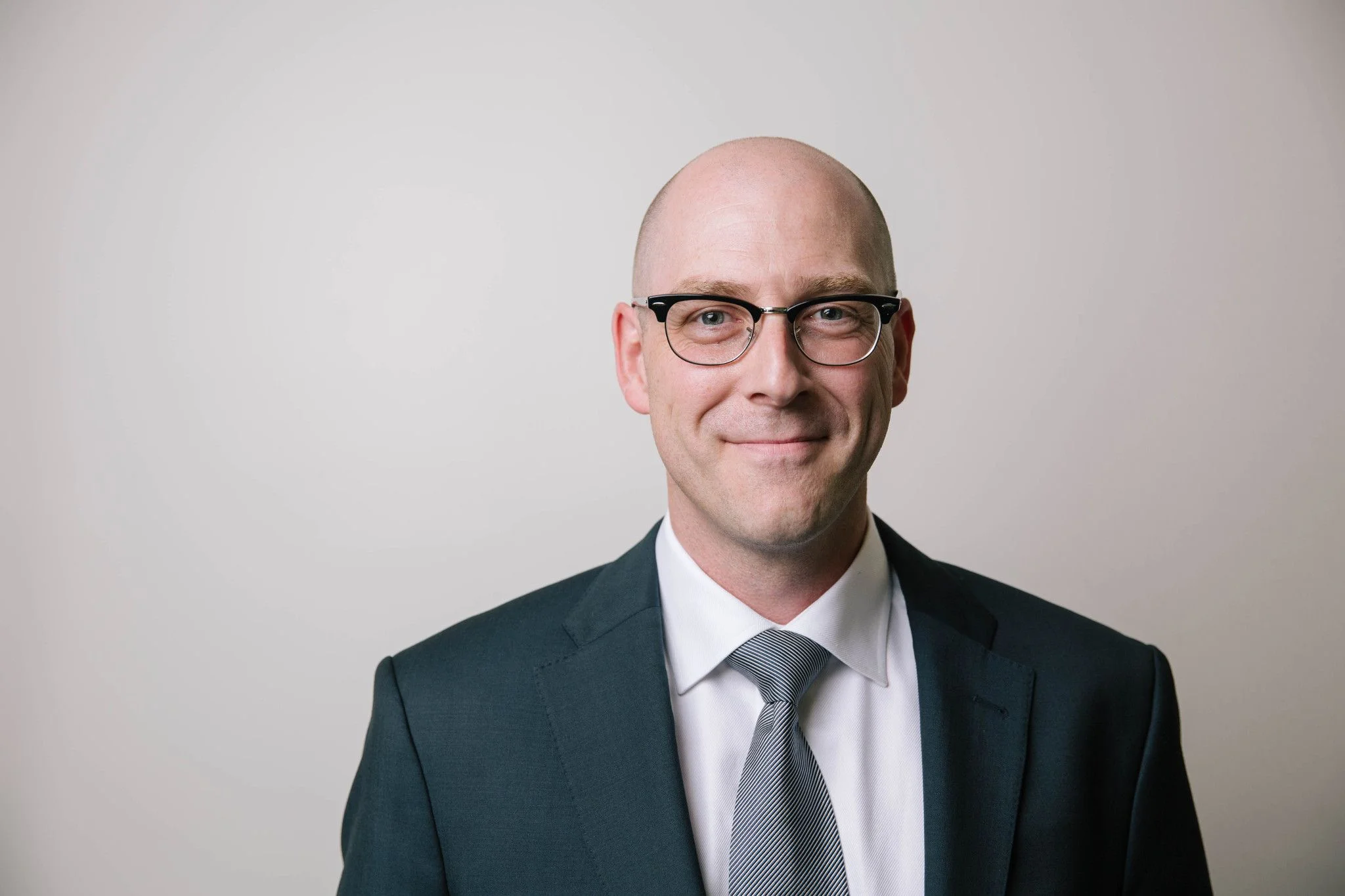 10.2.18_OMC9441_Faculty Shoot_NeilWalshe_23.jpeg