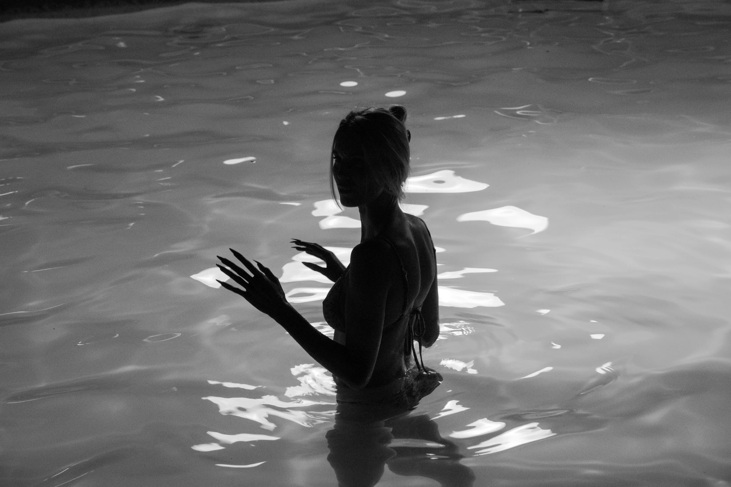  Lindsey Harshaw in the pool on the set of Anthology series Ep.3 by Mila Vilaplana. 