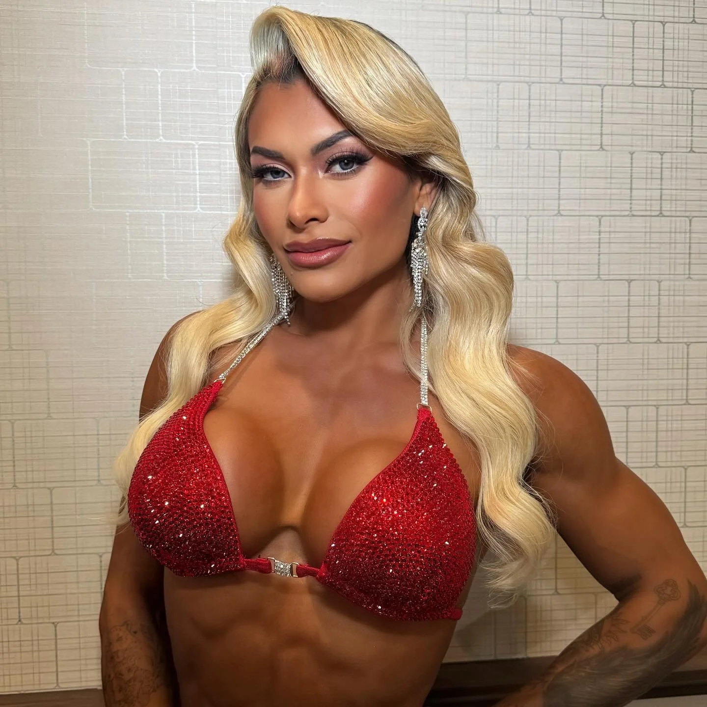 Successful day with the crew! 
Day 3 done ✅ 1 to go! 

Makeup 💄 Amber 
Hair Marvin 

🏆Competing soon?
💻 💄Glam with us!
10/9-11 MR. OLYMPIA 
10/9 ANGEL FASHION SHOW LAS VEGAS 
10/25 SAN ANTONIO CLASSIC
10/25 MOTHERLODE
11/8 SACRAMENTO SHOW 
11/8 S