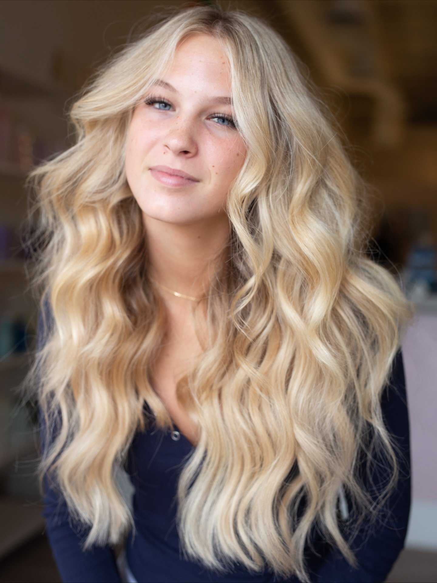 The before is worth the swipe 👀

Two rows + 22 inches later. Now are you ready to book your install consultation with @beauty_by_chasmarie?