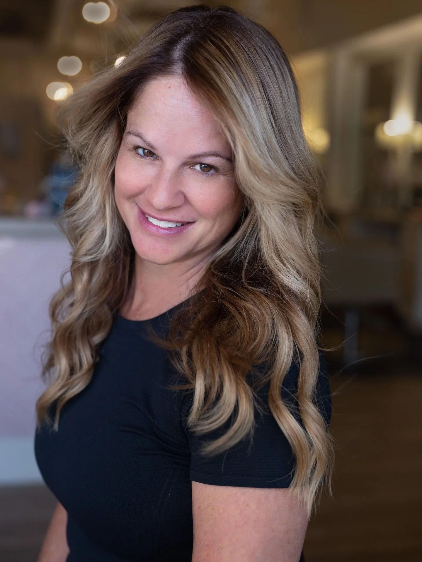 One row = fuller ends + the illusion of length. Effortless magic. ✨

Color by @hair.love.lauren 
Extension install by @beauty_by_chasmarie