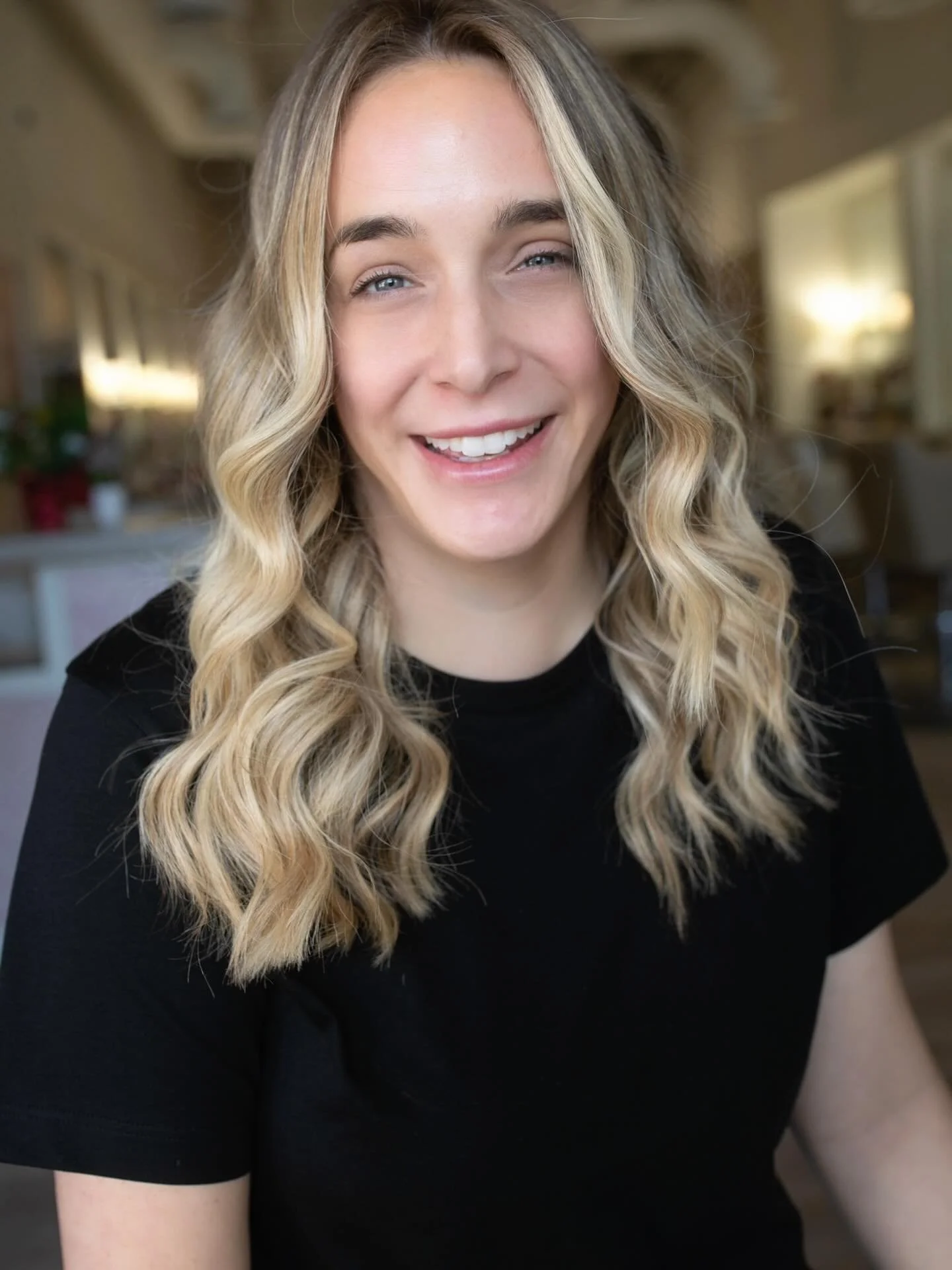 Nothing better than a fresh blond. 

Love this look and not sure what to book? Book a sun-kissed blond or a sun-kissed blond with extended time. 

Just in time for summer ☀️