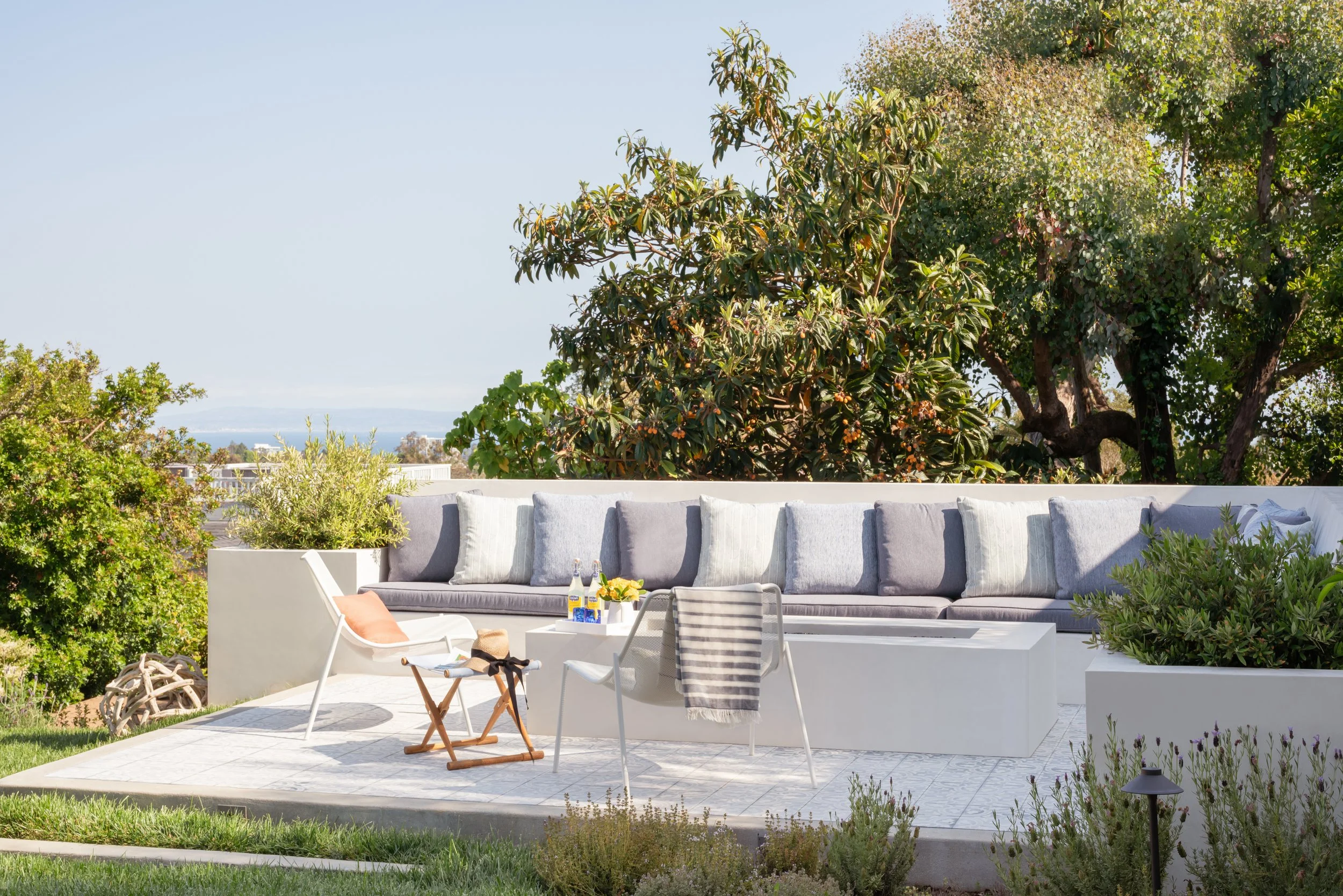 Pacific Palisades Outdoor Firepit Living Room by SUBU Design Architecture 