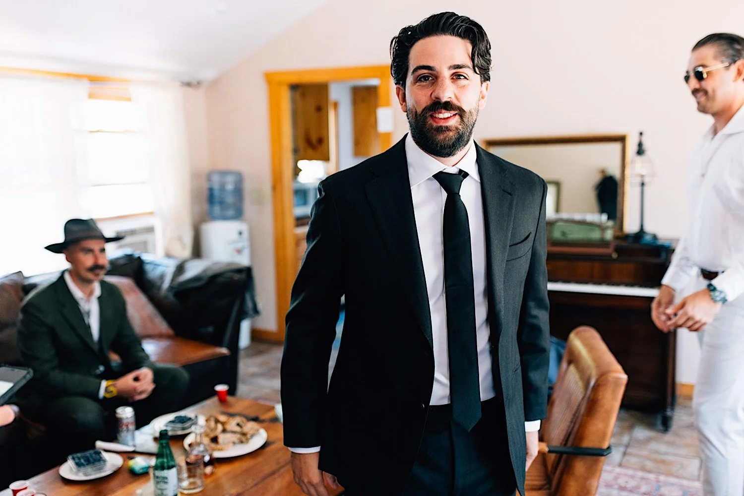 007_groom-getting-ready-before-wedding-ceremony-in-denver-colorado.jpg