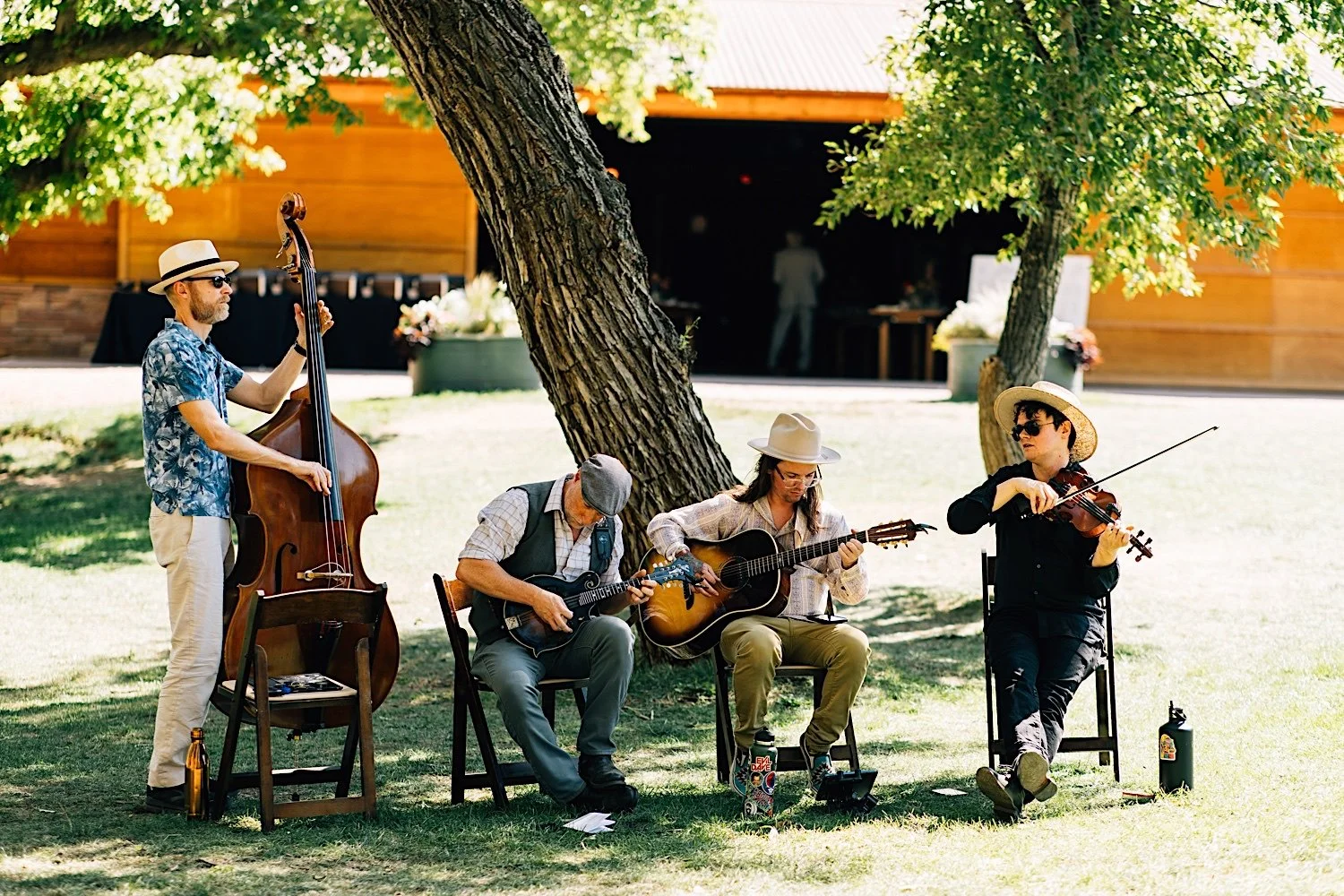 037_live-bluegrass-band-at-summer-wedding-in-denver-colorado.jpg