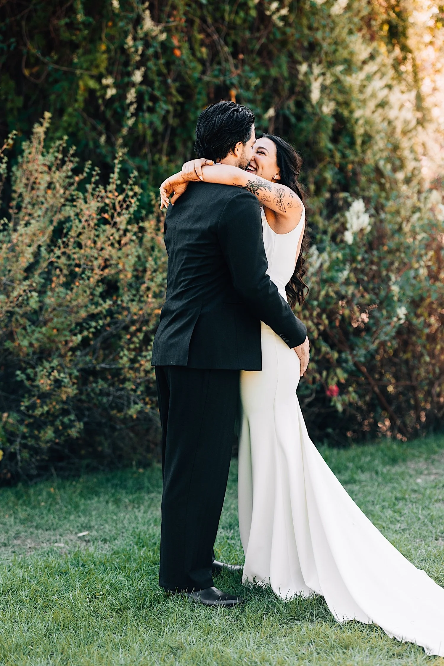 023_romantic-wedding-portraits-outdoors-in-denver-colorado.jpg