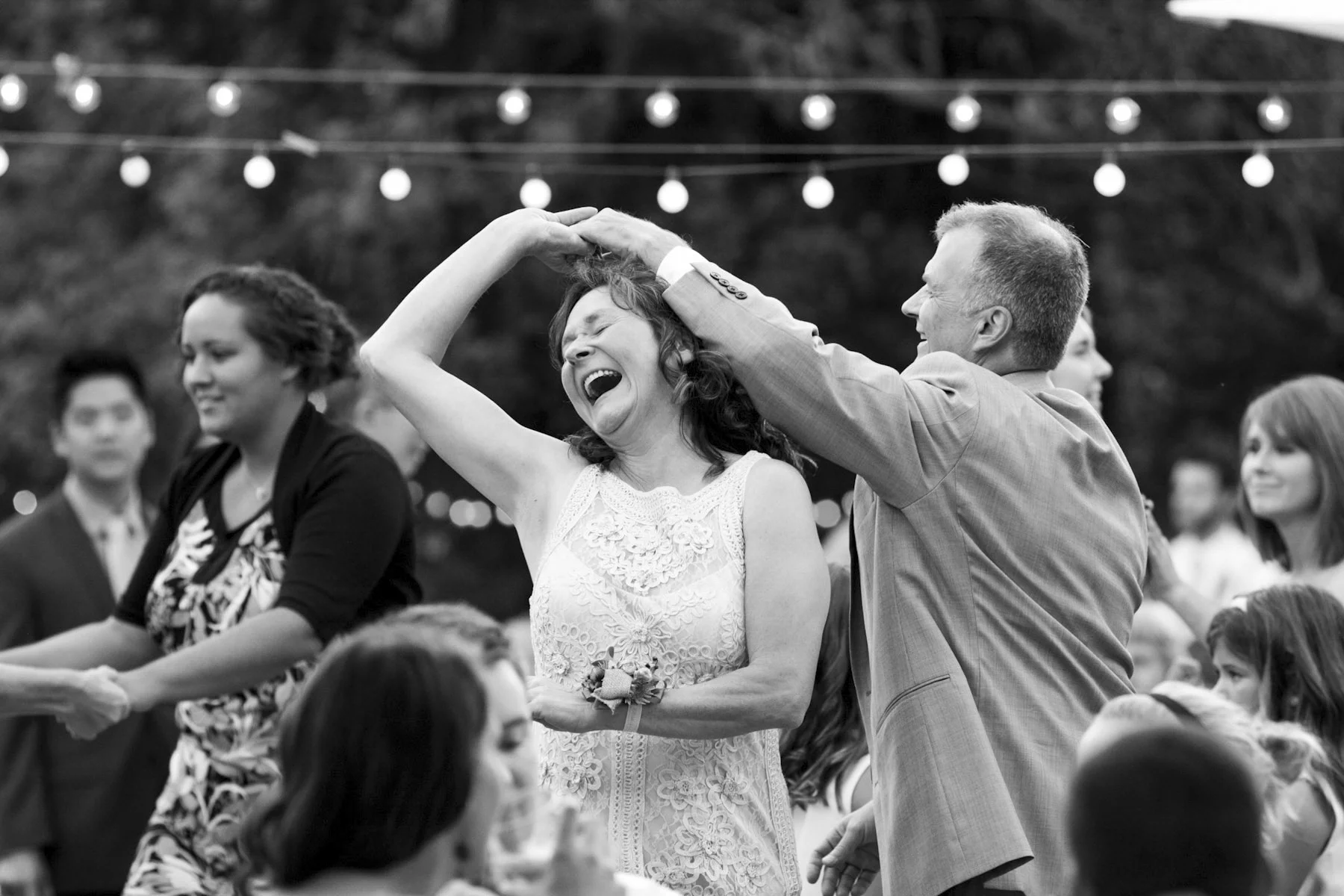 seattle-tacoma-Candid-reception-wedding-photography-by-tasha-owen-11.jpg