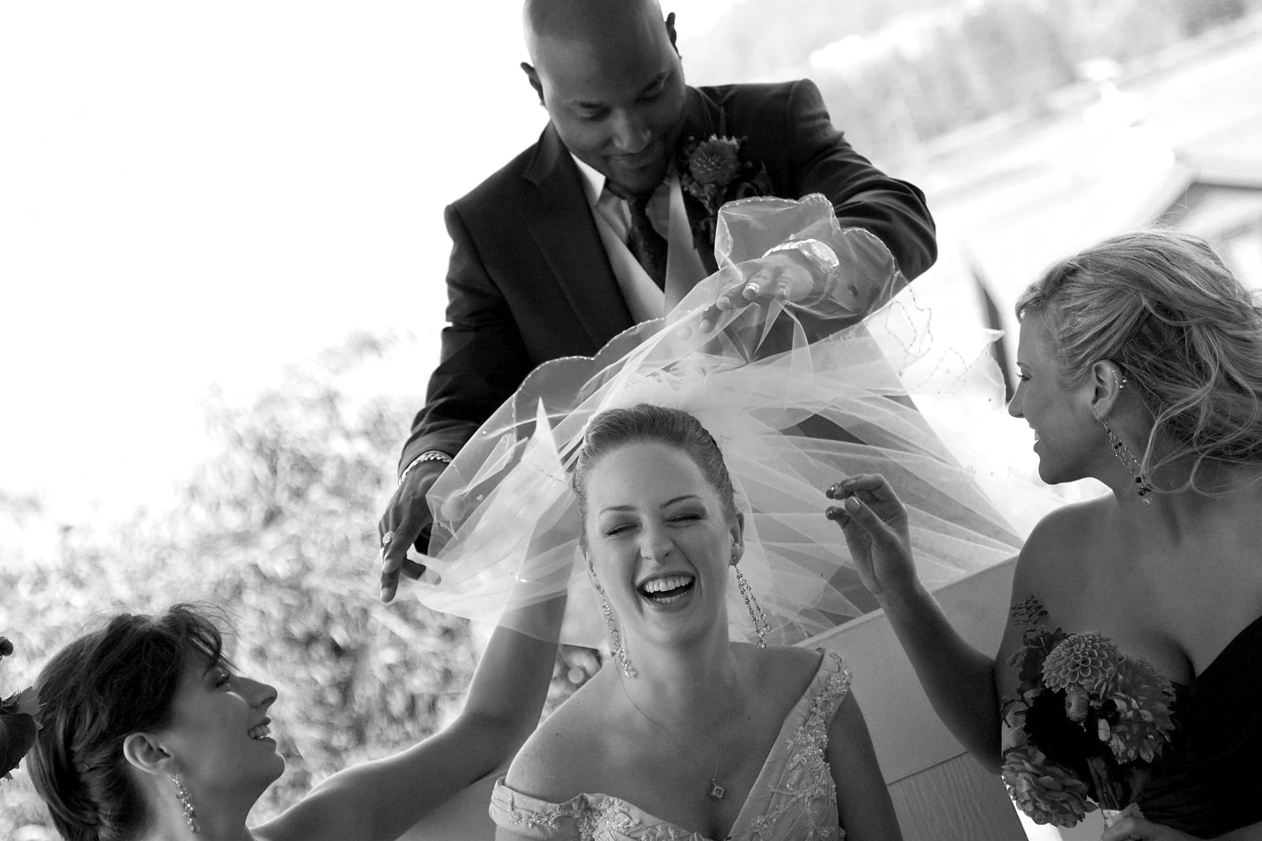 seattle-tacoma-Candid-reception-wedding-photography-by-tasha-owen.jpg