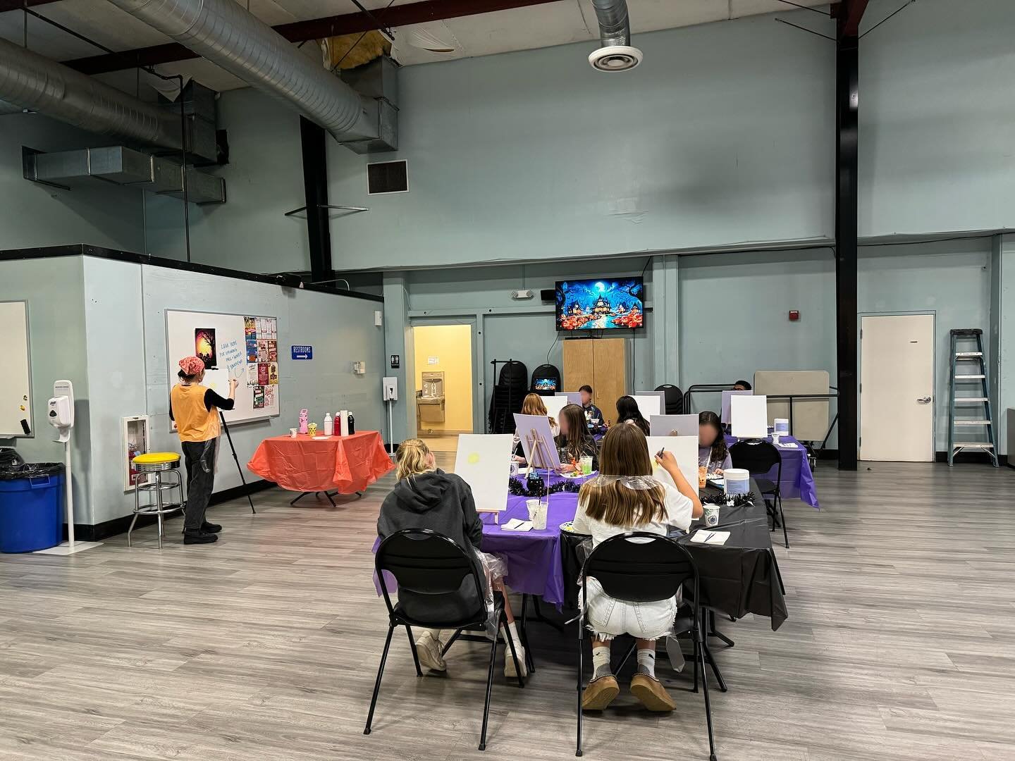 I got the awesome opportunity to teach a Halloween teen paint night last night with @novatofun 🎃🦇 It was such a joy to get to lead these kids and to paint with some really talented young artists!🎨
Thank you Kendric and Sarah and Novato Parks and R