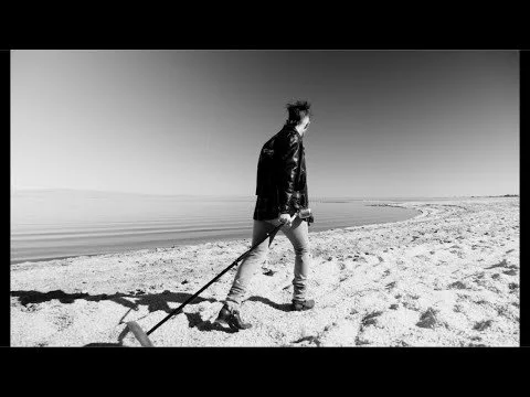 Blake Banks - "100 Degrees" (Music Video)