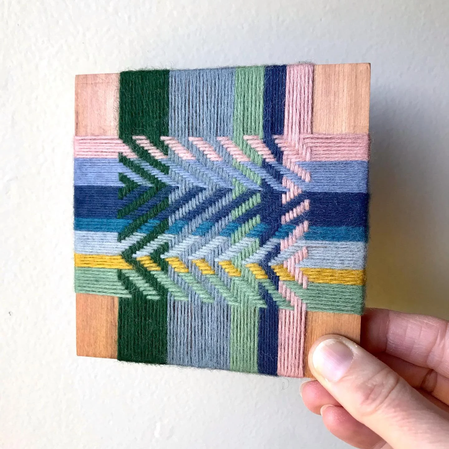 Just putting the finishing touches on this wee weaving. It will be for sale this week 💛 Then I&rsquo;m going to make some larger ones!