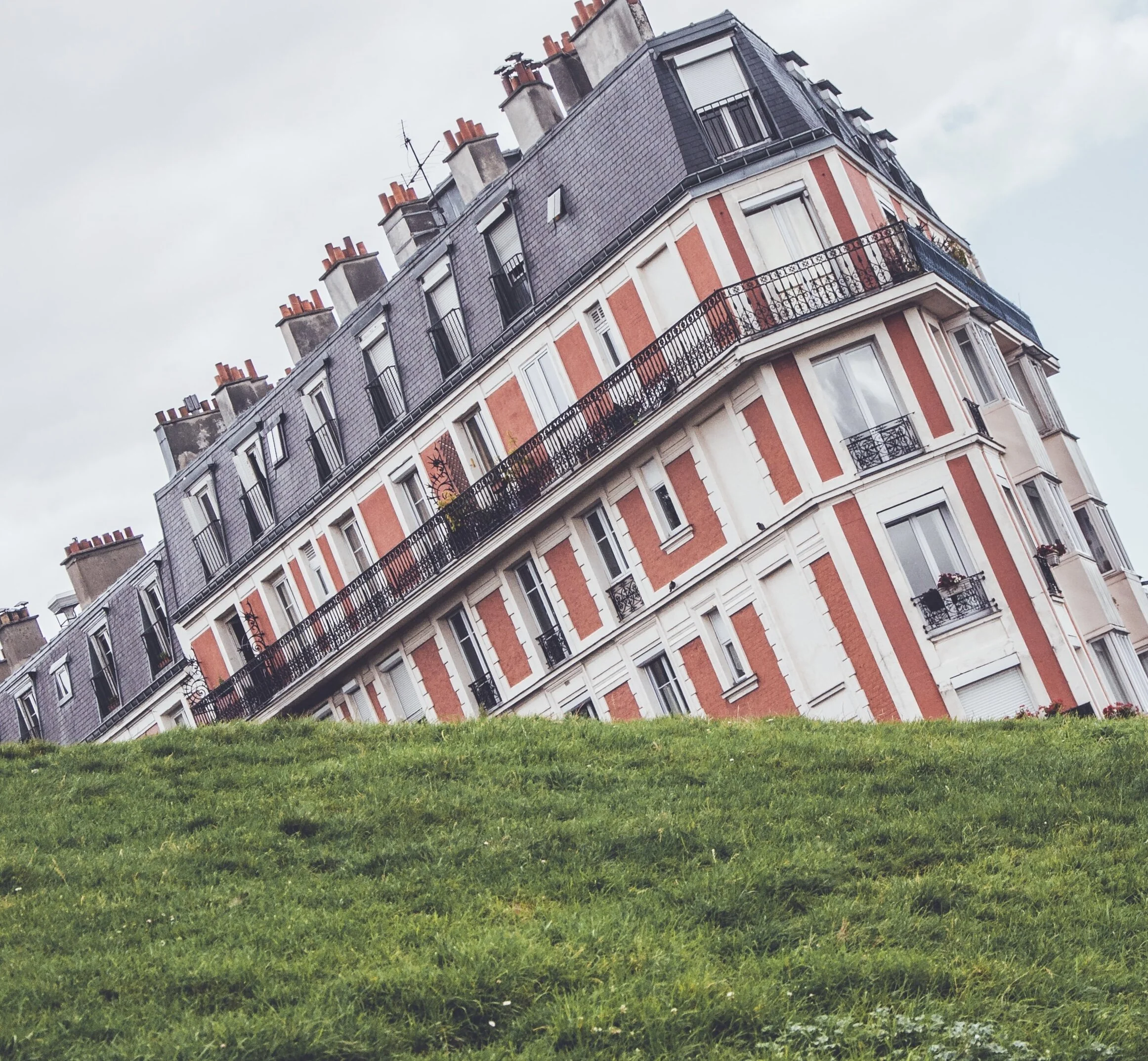 WHERE TO FIND THE TILTING HOUSE IN PARIS