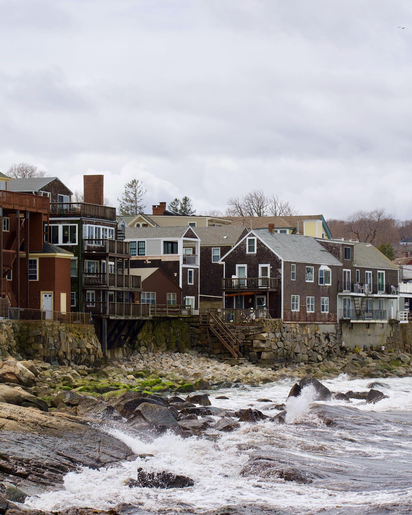 Still can&rsquo;t get over how cute the town of Rockport is, this hidden little town in northern Massachusetts should definitely be on your bucket list! 

I bet the folks who live in these homes wake up to an amazing sunrise! 🌞

📍White Wharf, Rockp