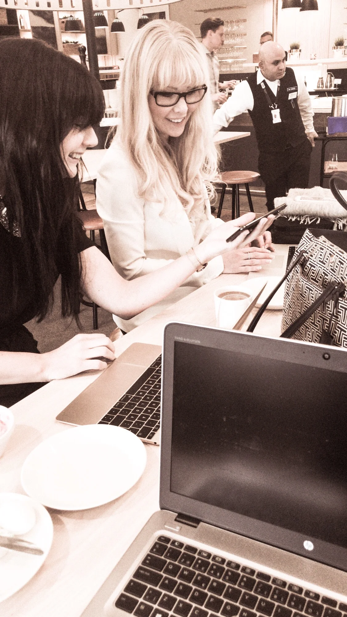 When you’re travelling with friends…