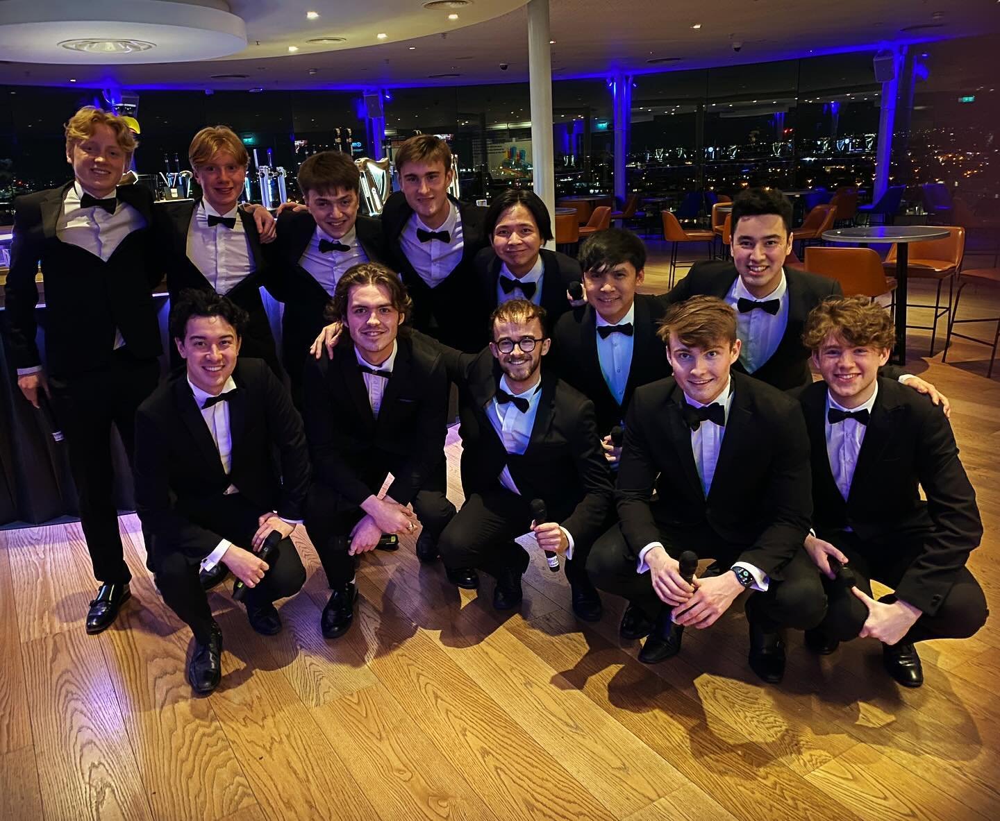 The tremendous @trinitones delighted the guests last evening for @stories_ireland @homeofguinness 
#harmony #acapella #trinity #tcd #dinnermusic #SEAentertainment #trinitones 
@seagency1