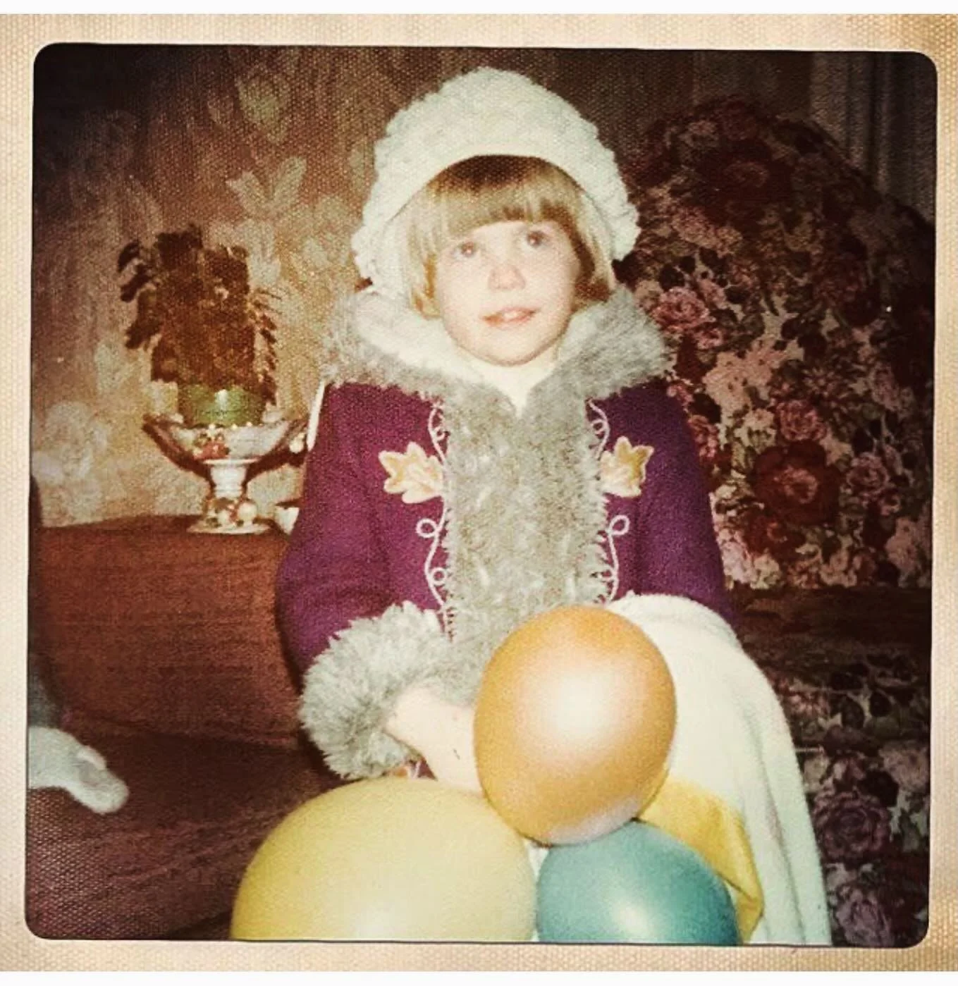 Me on Easter in an outfit I put together myself 
😭😂🐇🐣 West Roxbury, MA 1979 
.
#jennybrownart #passionforfashion