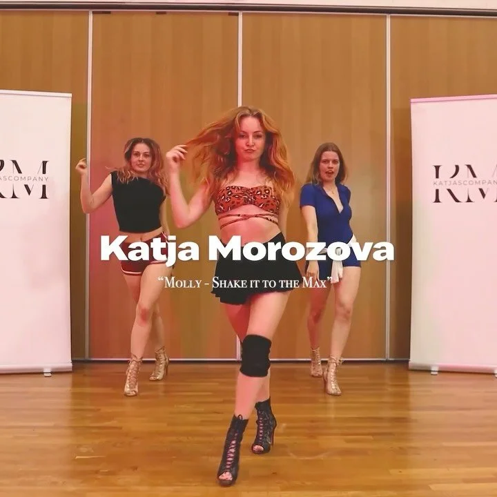 Our Pop-Up Intensive to &bdquo;Shake it to the max&ldquo; 🔥 This one was a bit different, cause it was more spontaneous and we had only one day, means we filmed it straight after learning the combo! 💪🏼💥💯 I&lsquo;m so proud of everyone for taking