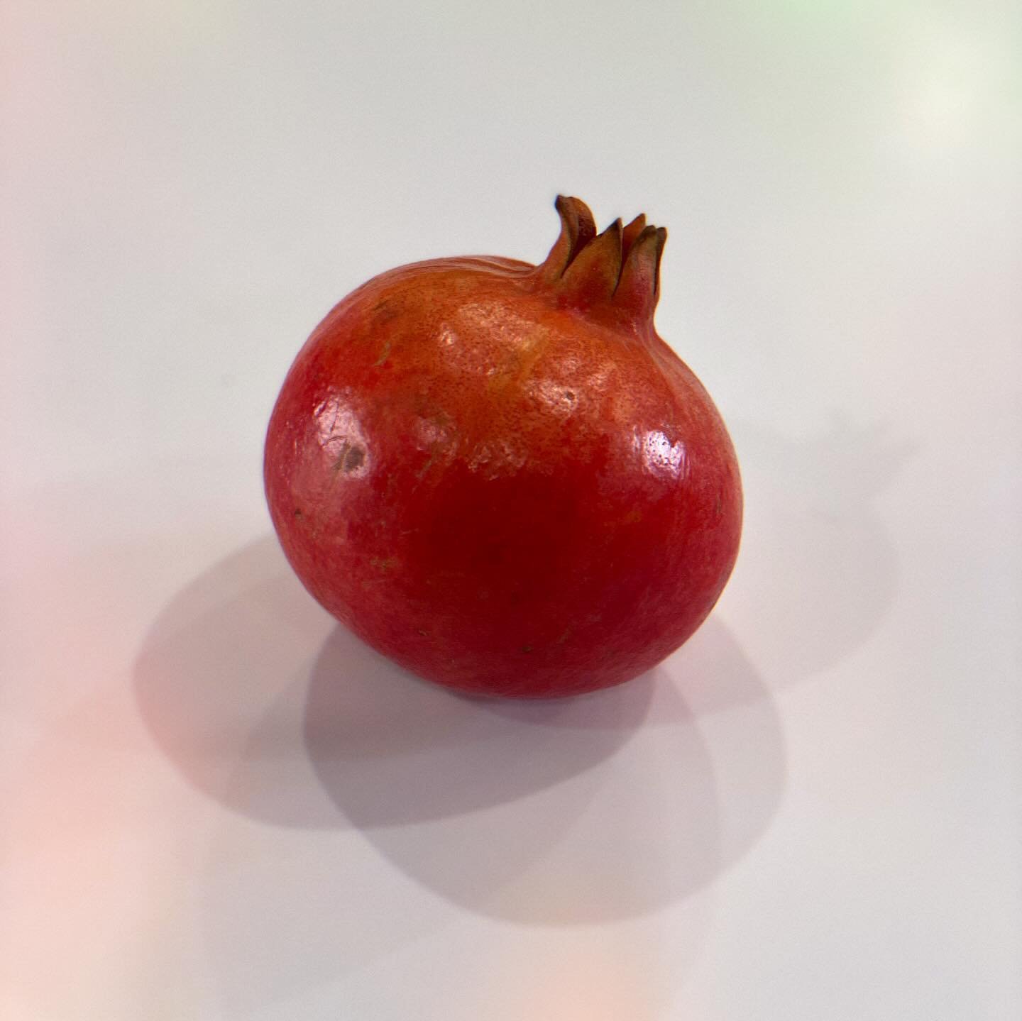 Everything tells a story. This is a pomegranate, I know you know that&hellip; or maybe you don&rsquo;t? The story of this pomegranate starts with a confession. 
I was recently on a lovely Storytelling retreat @emersoncollege with  The School of Story