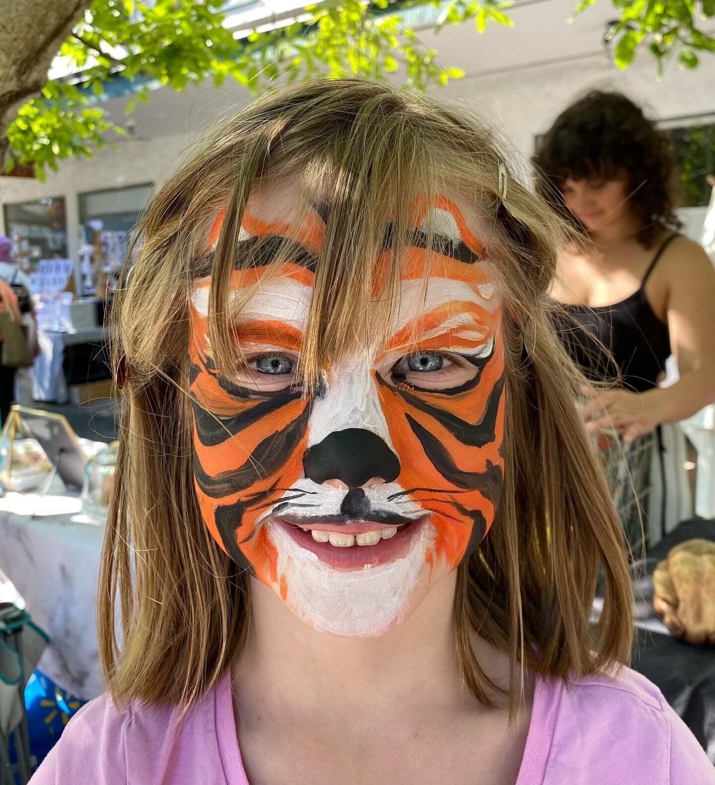 25 years ago I spent three summers painting faces at Moss Street Market with my daughter @chlolamp in tow.  Today I jumped back into it at the Fernwood Makers Market @thefernwoodmakersparty It was such a treat and privilege.  The kids all so sweet.  