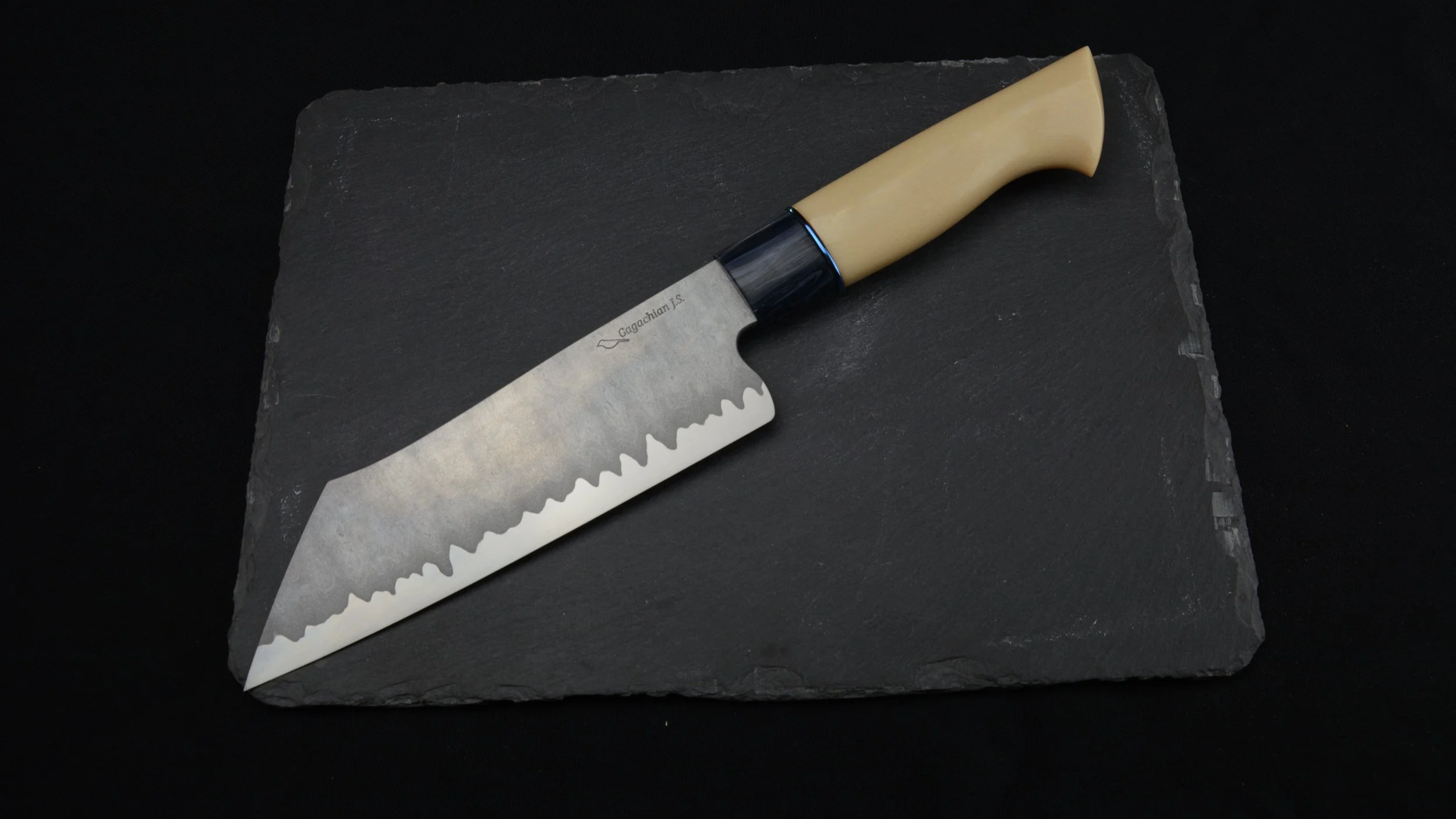 Bunka+sanma%C3%AF+inox+Rougeforge++pleine+photo.png