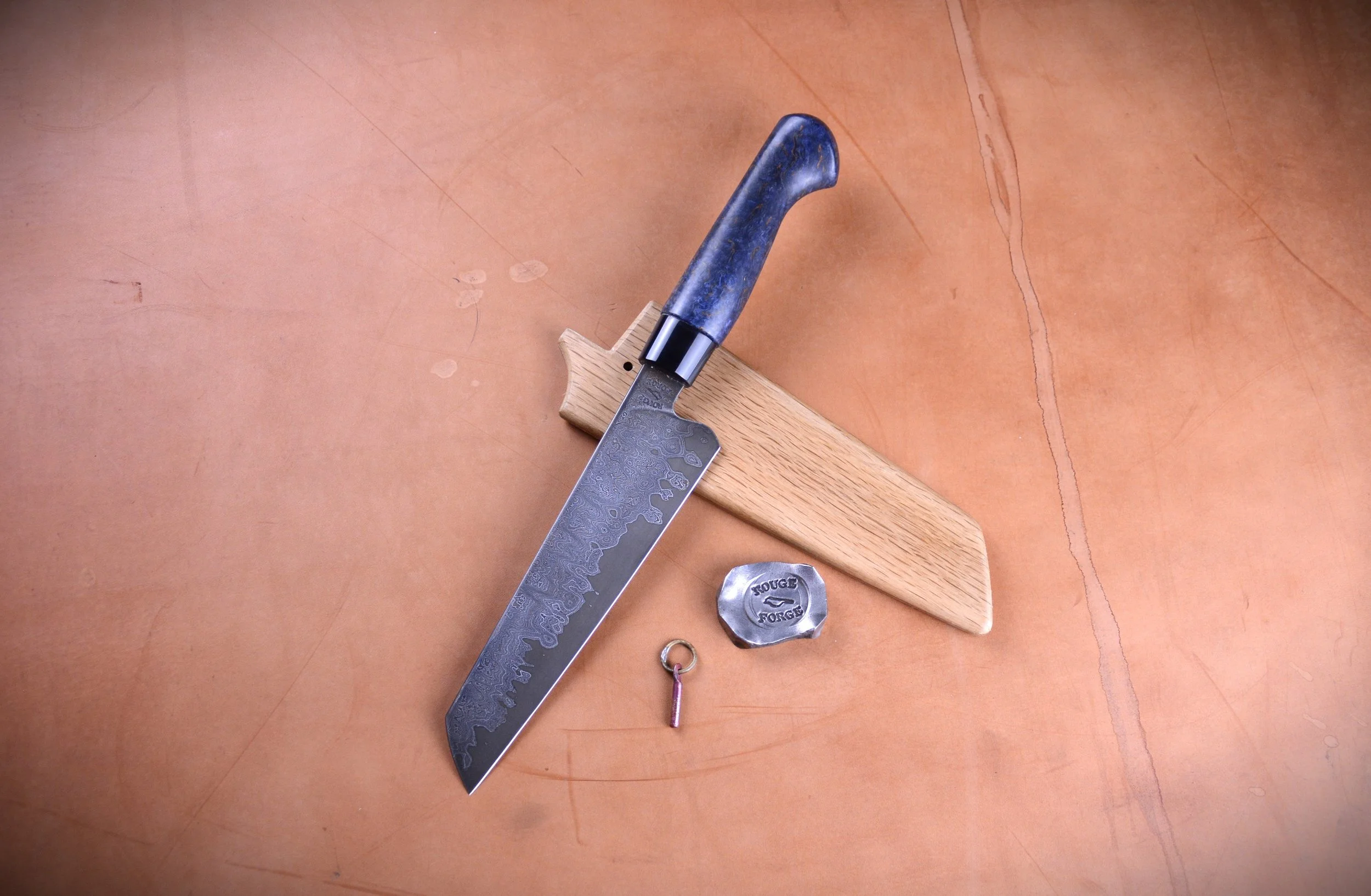 Cuisine ouvert bleu Rouge-forge.JPG