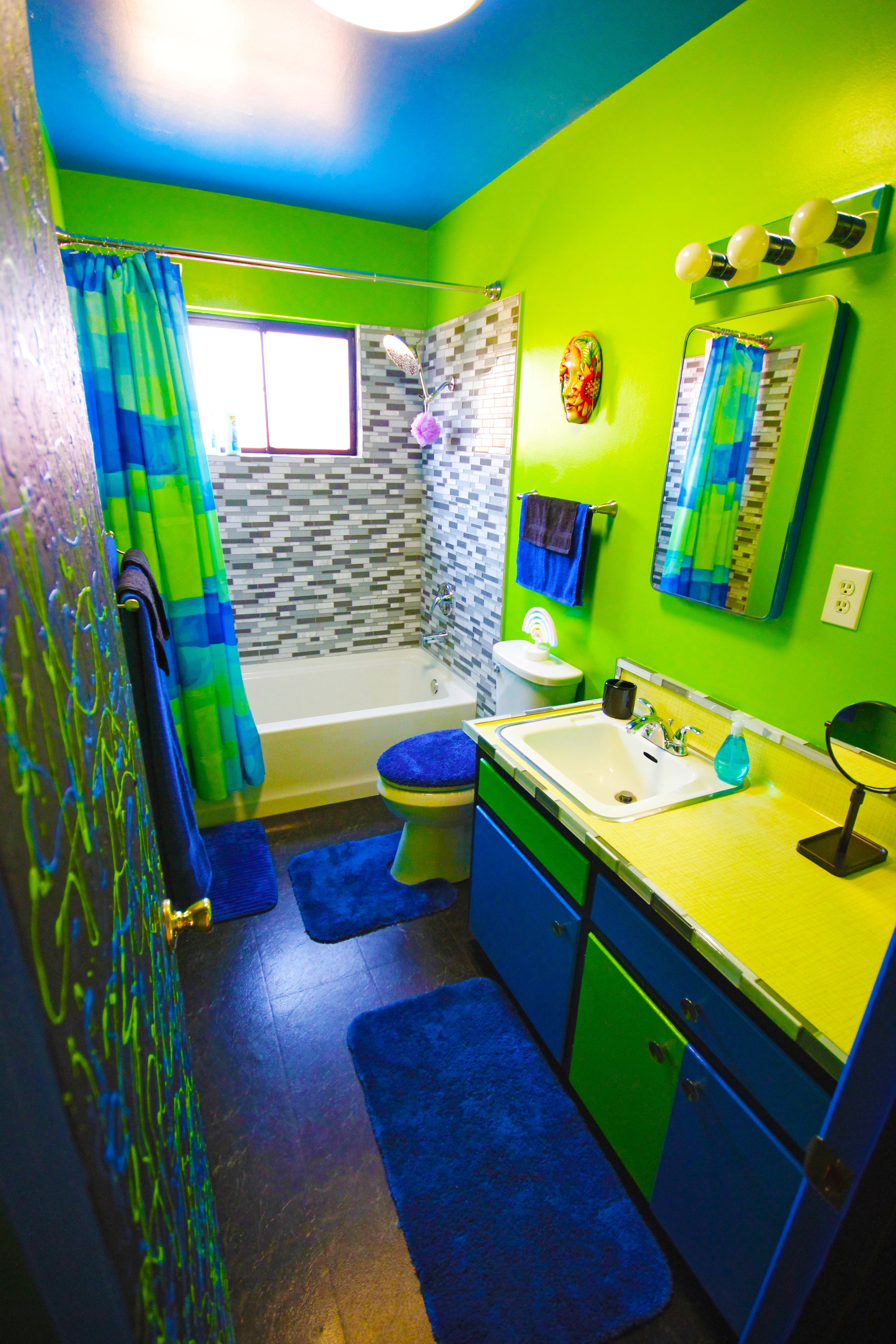 greenbathroom10.jpg