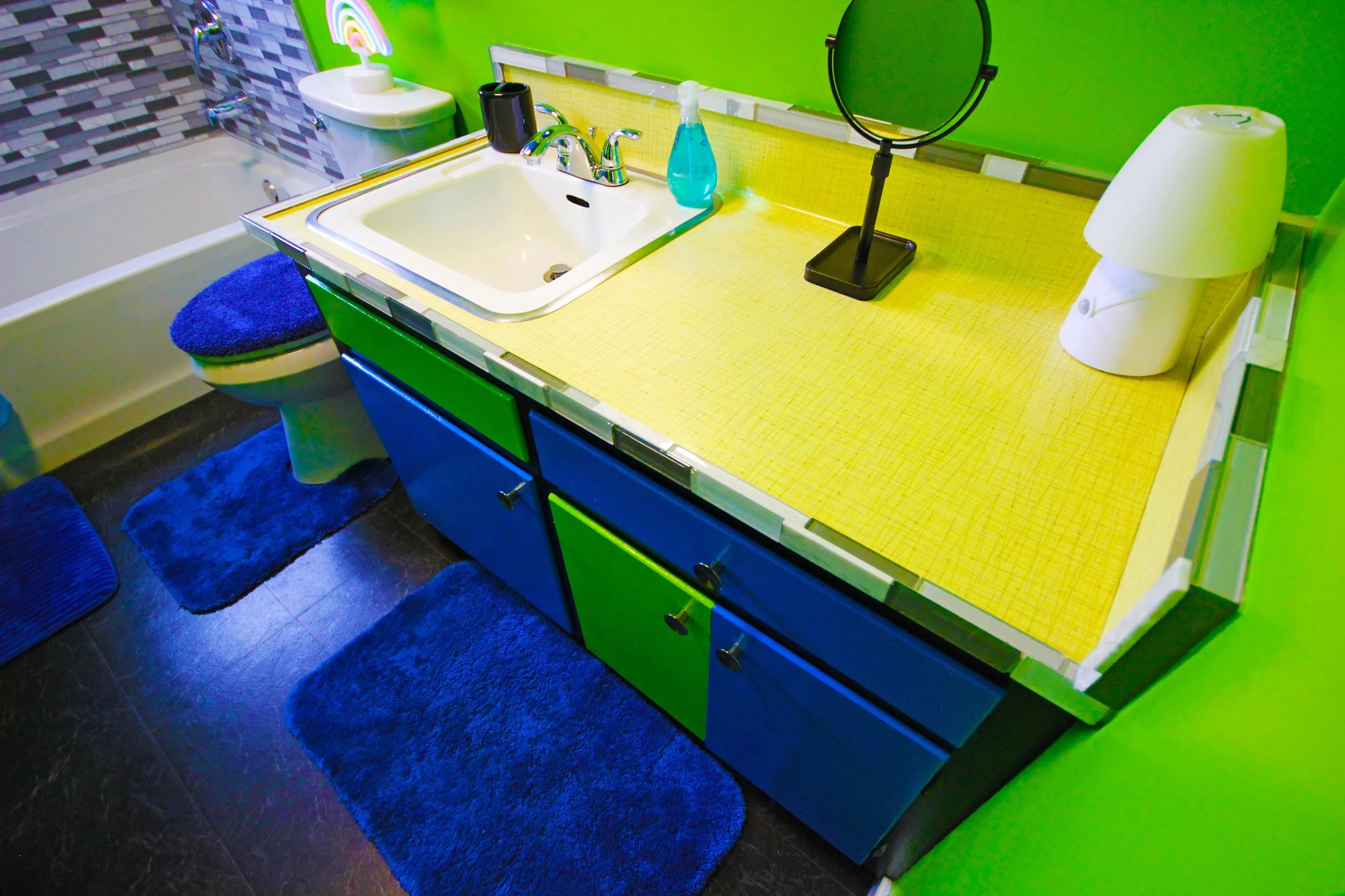 greenbathroom08.jpg
