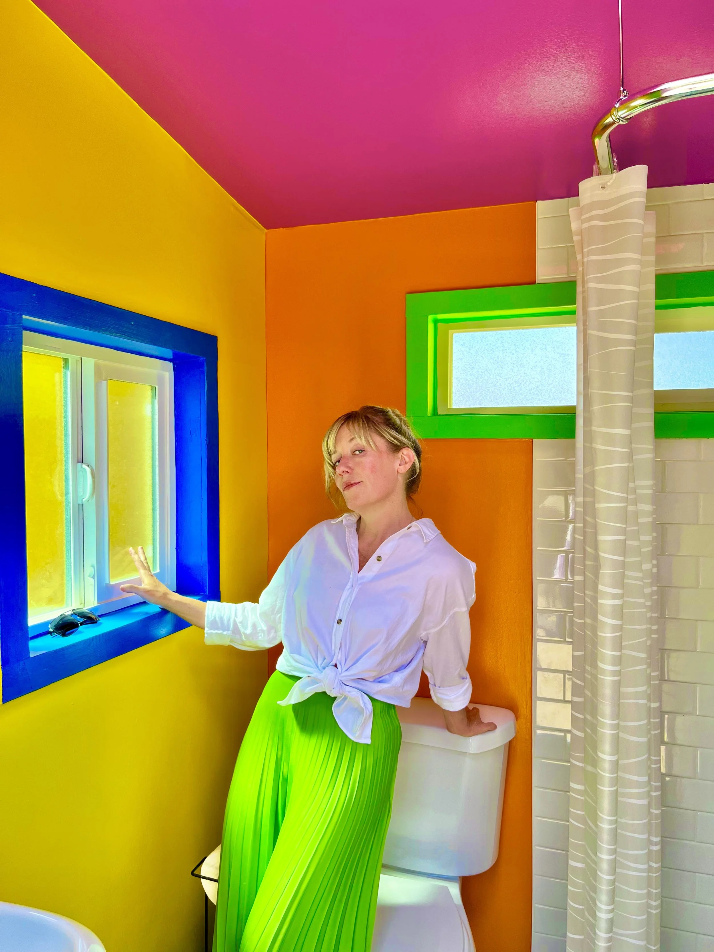 outsidebathroom03.jpg