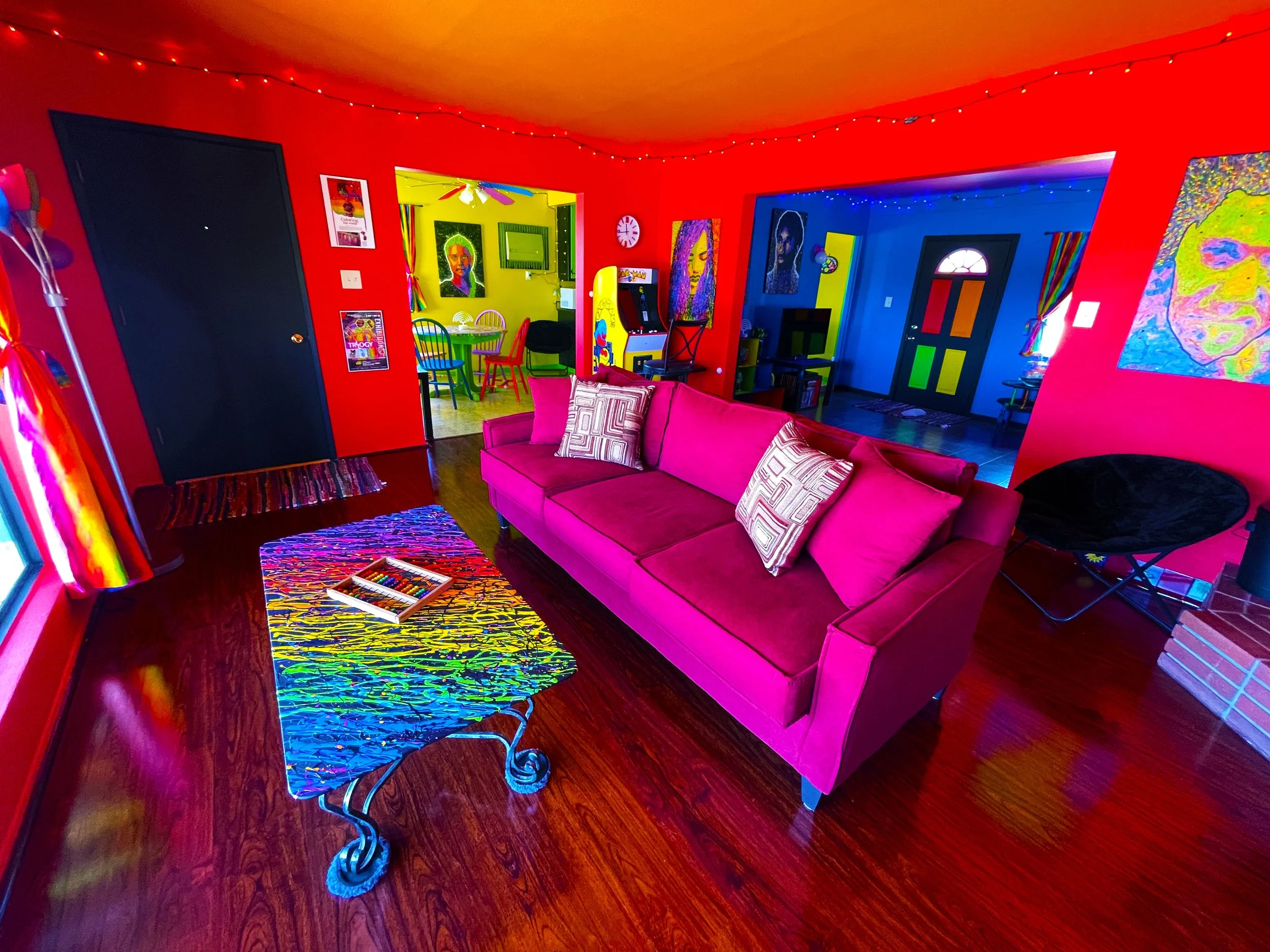redroom02.jpg