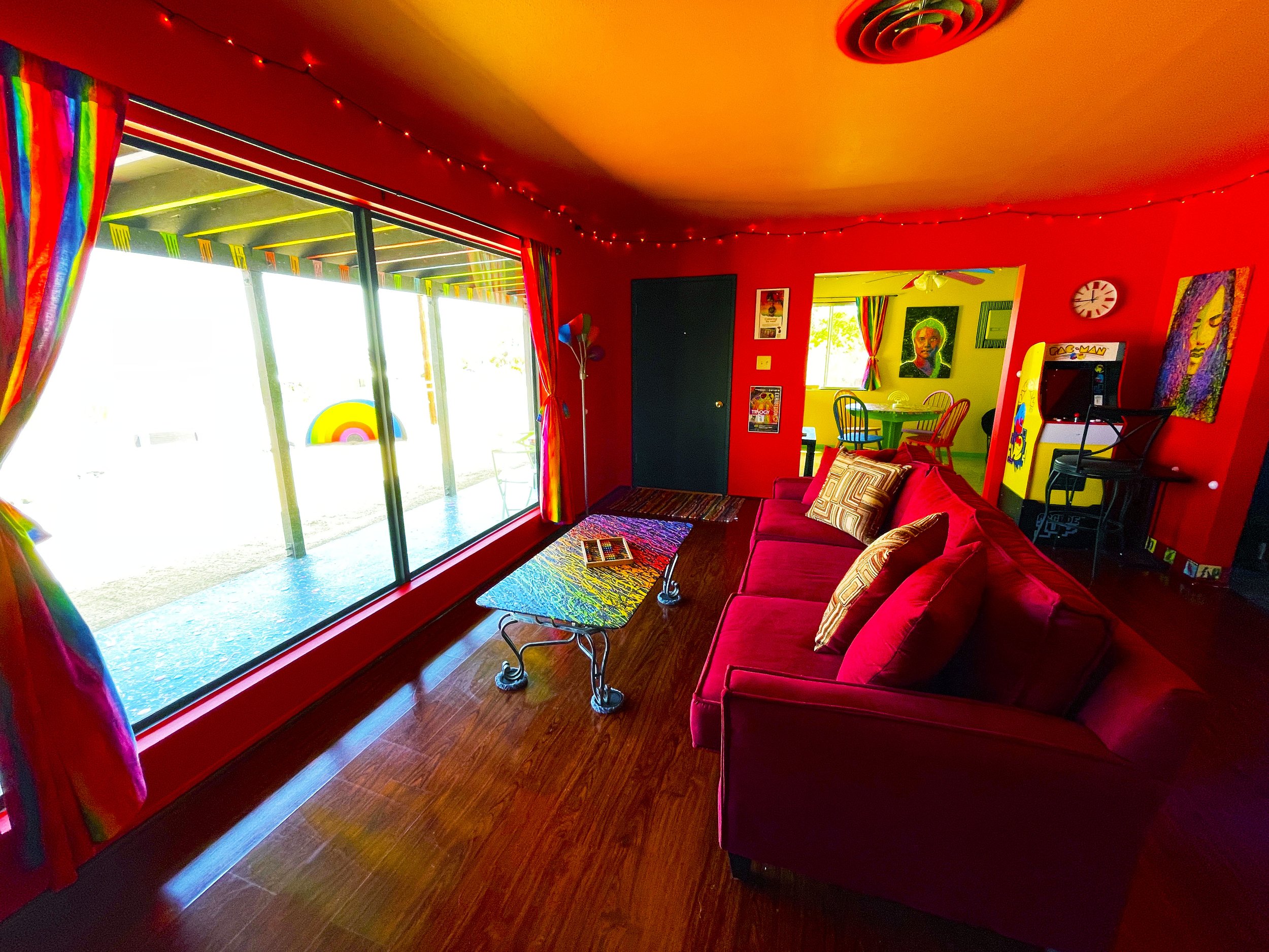 redroom01.jpg