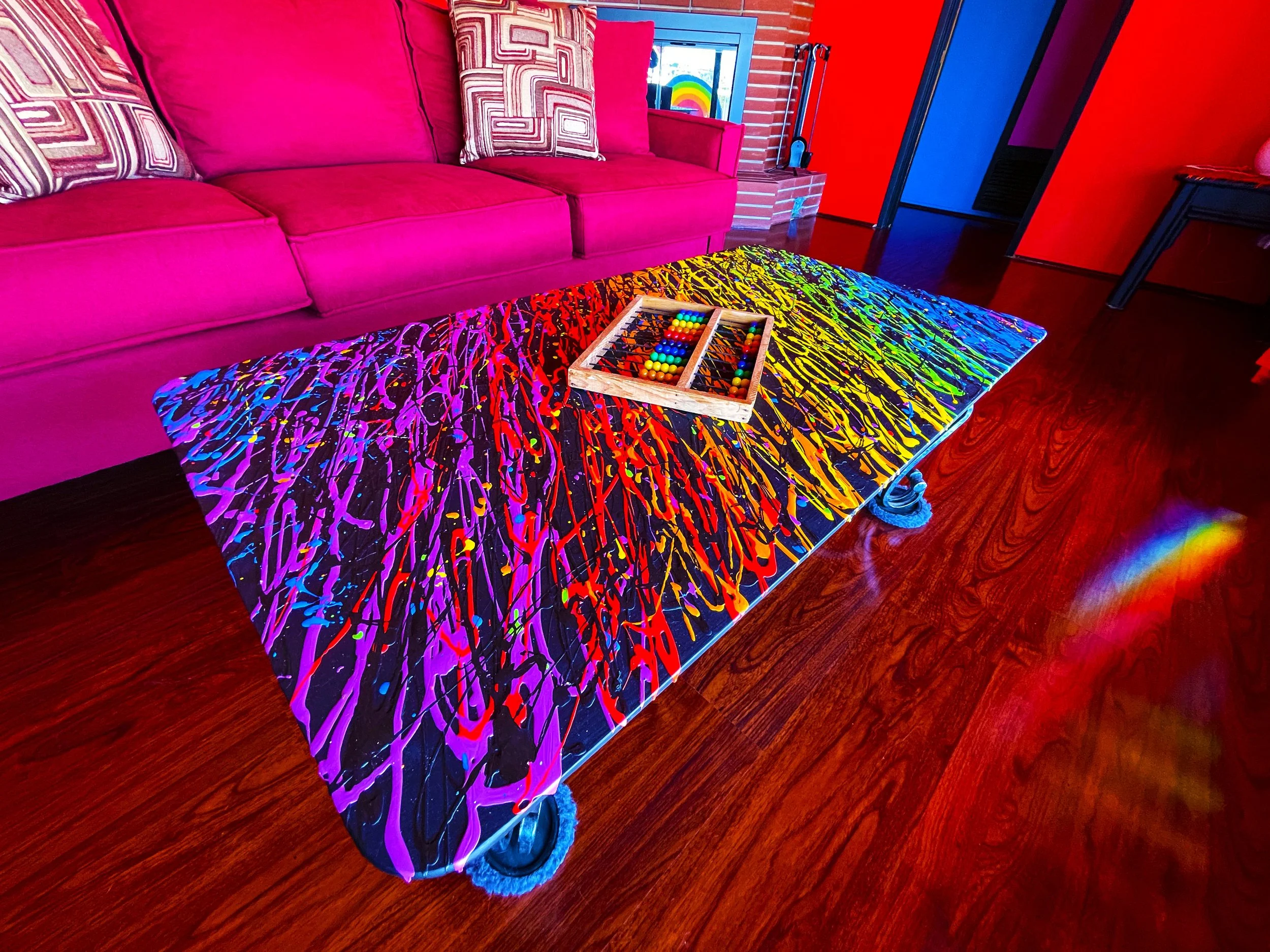 redroom03.jpg