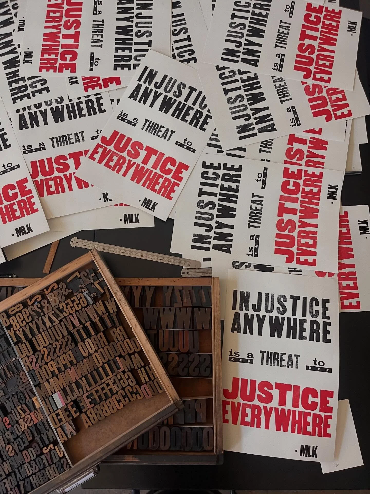 In the Fresh Prints box:
JUSTICE EVERYWHERE

Printed as part of our Fresh Prints Workshop that brings community members together to collaborate on a print of their choosing. Special thanks to this weeks participants: @fiveyearzines @robertraines
.
Wi