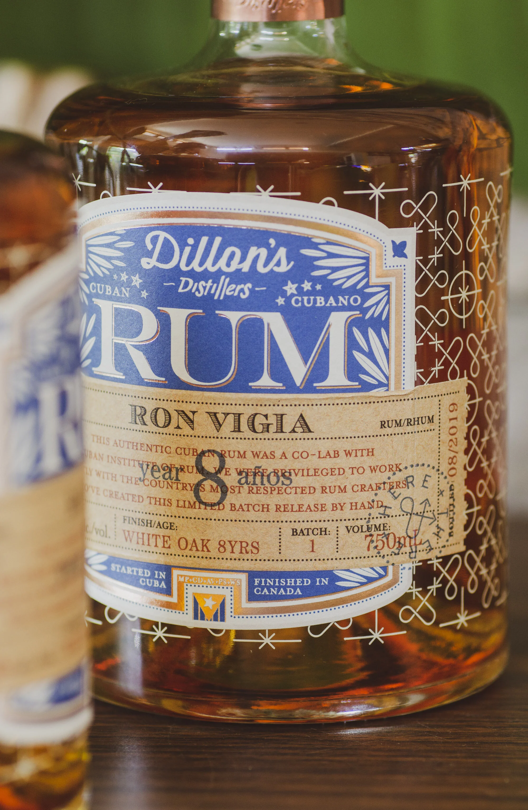 Insite Dillons Rums 8yr Close Vert cc sm.jpg