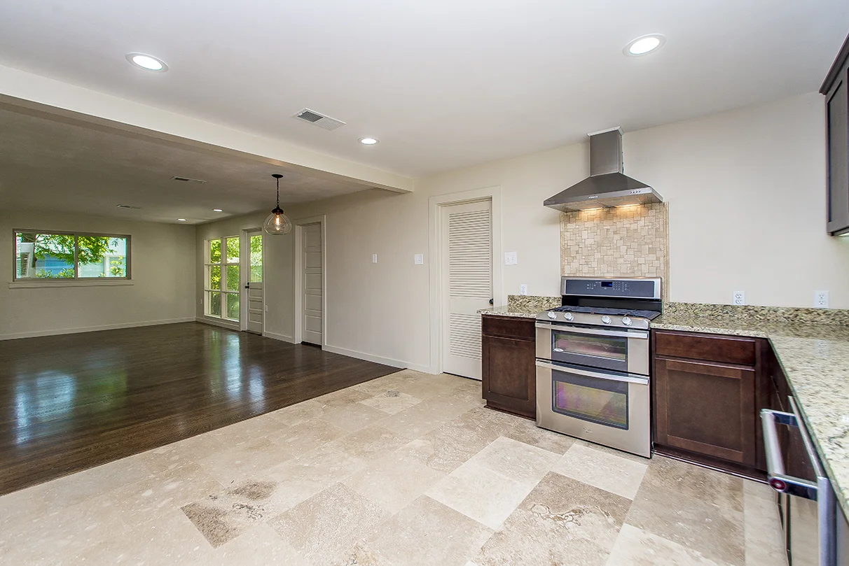 Kitchen 3.jpg