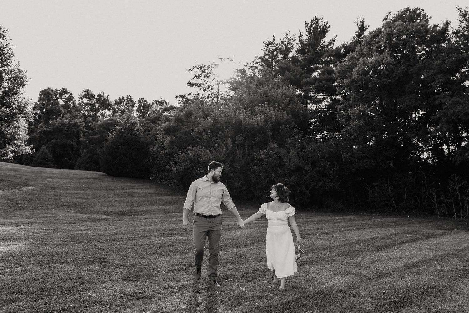 Newport Kentucky Engagement Photos // Cincinnati Wedding Photogr