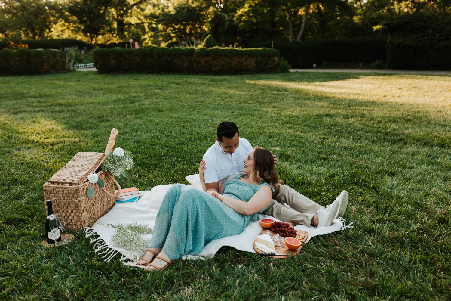 Picnic Engagement Photos // Cincinnati Wedding Photographer