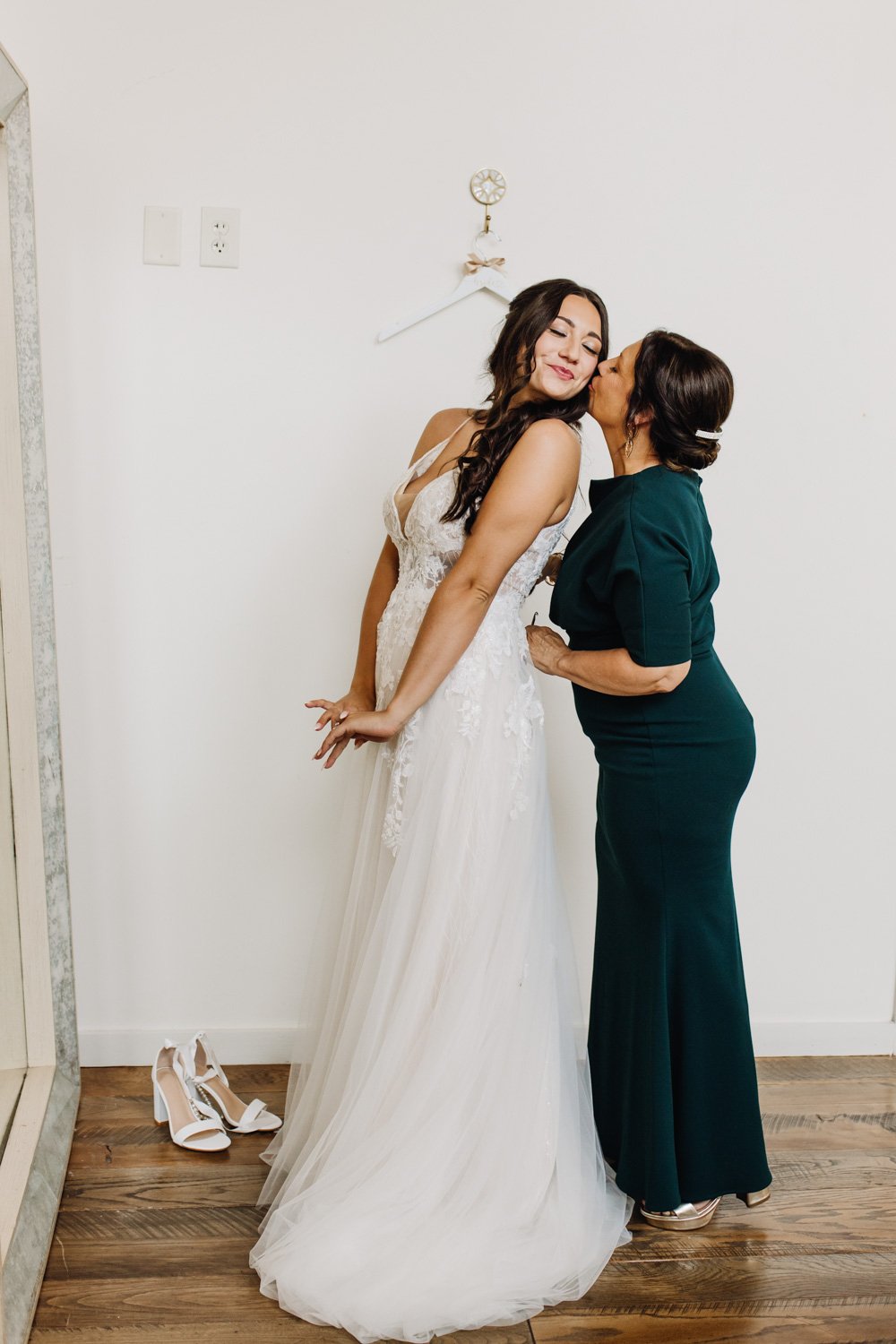 ColumbusWeddingPhotographer-13.jpg