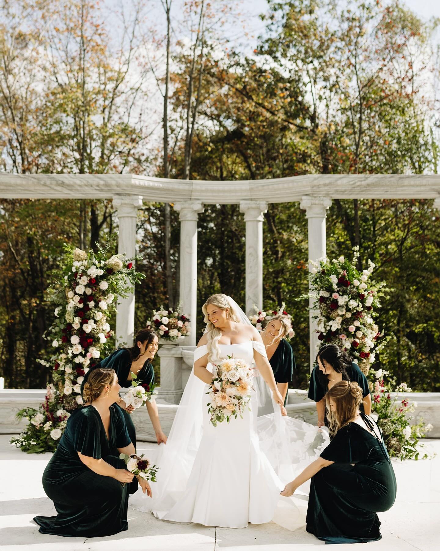 Mrs. and Mr. Woody!!!! // 10.13.24

Venue: Glass @enchantedacresvenues 
Florals: @gardenbythegate
Bakery: @sprinkle_city
Draping and table rentals: @designsbyjojoscreations
Coordination &amp; Signage: @popupeventplanning
Live painter: @whatartpage
DJ