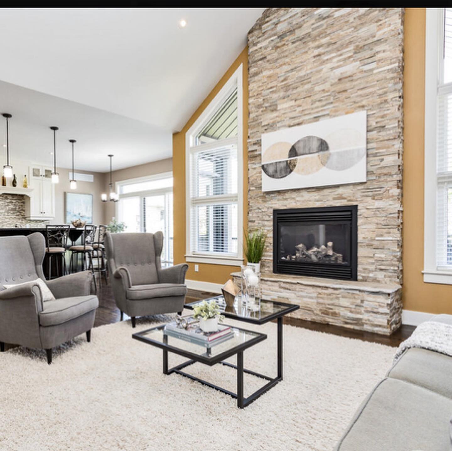🥂Cheers to the freakin&rsquo; weekend!! 

Oh, and this stunning bungalow located in Carp, west of Ottawa. You guessed it... currently for sale through @ottawasold 

😍My favourite features:

&bull; Open concept living room/kitchen definitely takes t