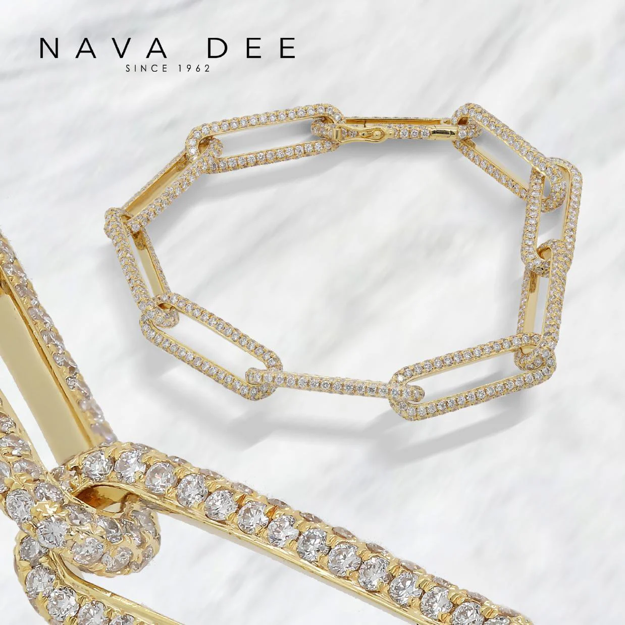 Nava Dee 2023 Lookbook_Page_12_Image_0001.jpg