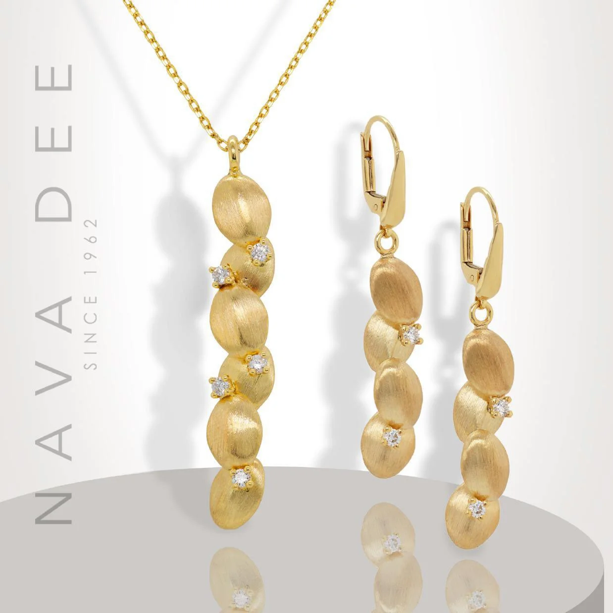 Nava Dee 2023 Lookbook_Page_19_Image_0001.jpg